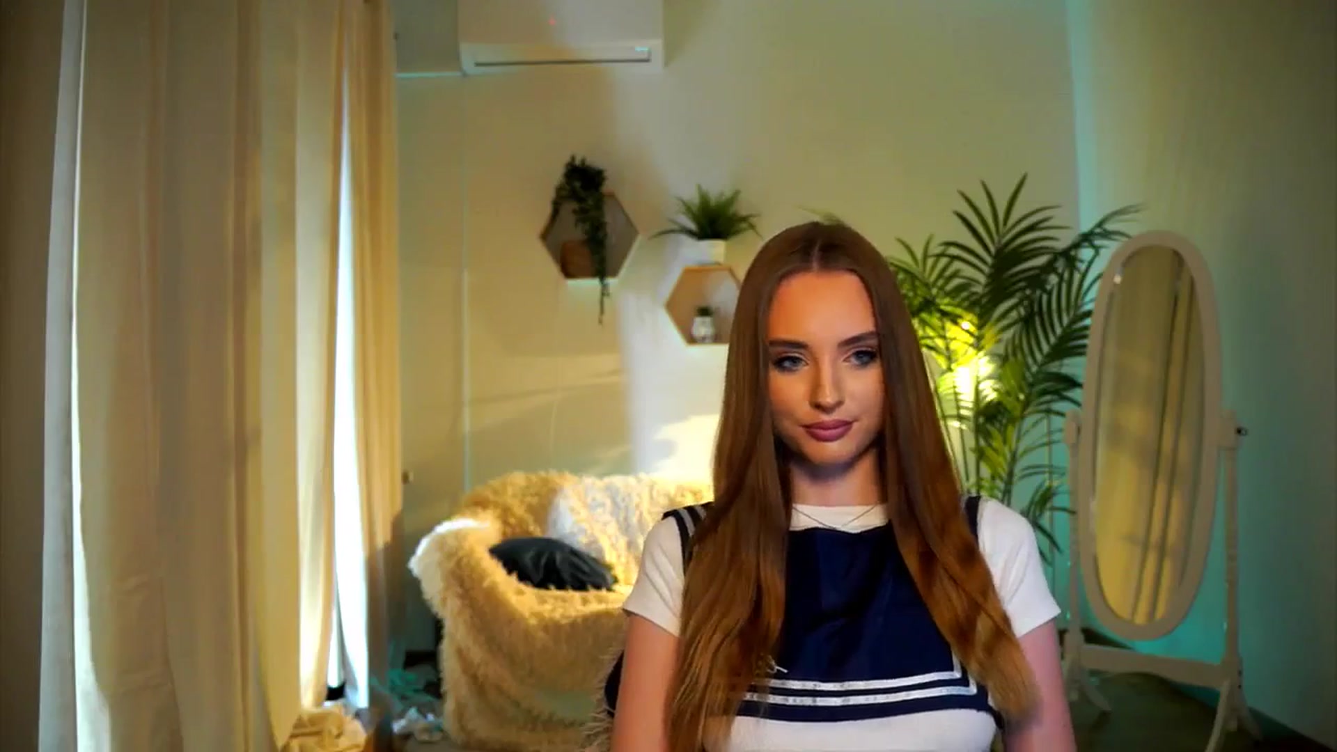 Gallery image thumbnail from petitegonwild's myfreecams stream on, 10/25/2024, 13:05 image 18 of 20