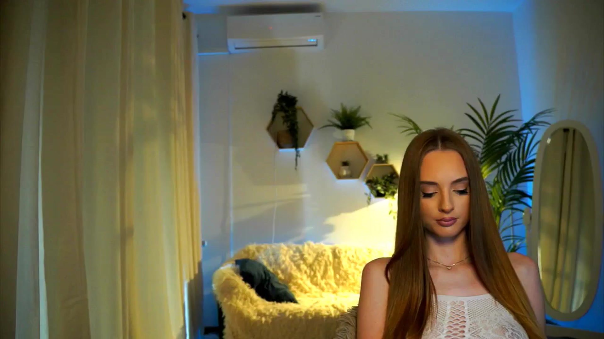 Gallery image thumbnail from petitegonwild's myfreecams stream on, 10/26/2024, 10:56 image 12 of 20