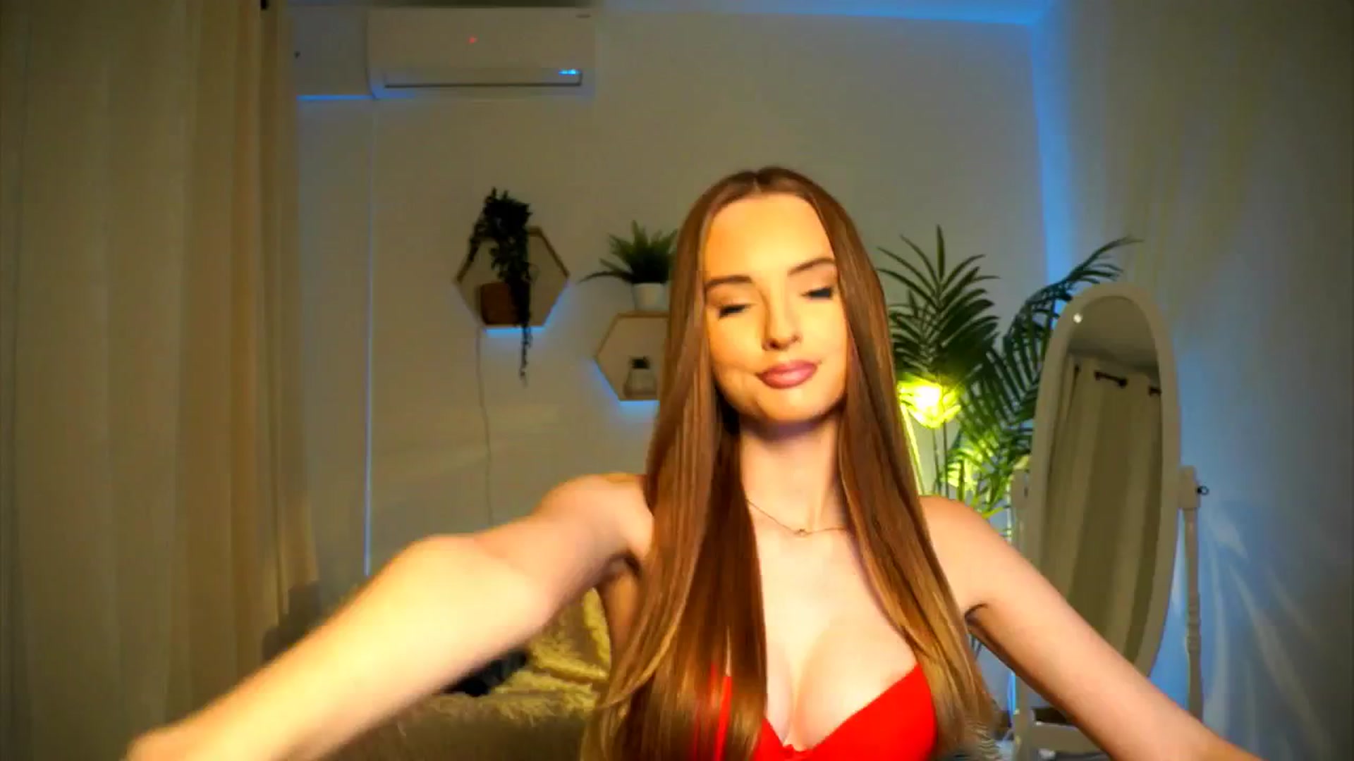 Gallery image thumbnail from petitegonwild's myfreecams stream on, 10/30/2024, 21:30 image 19 of 20
