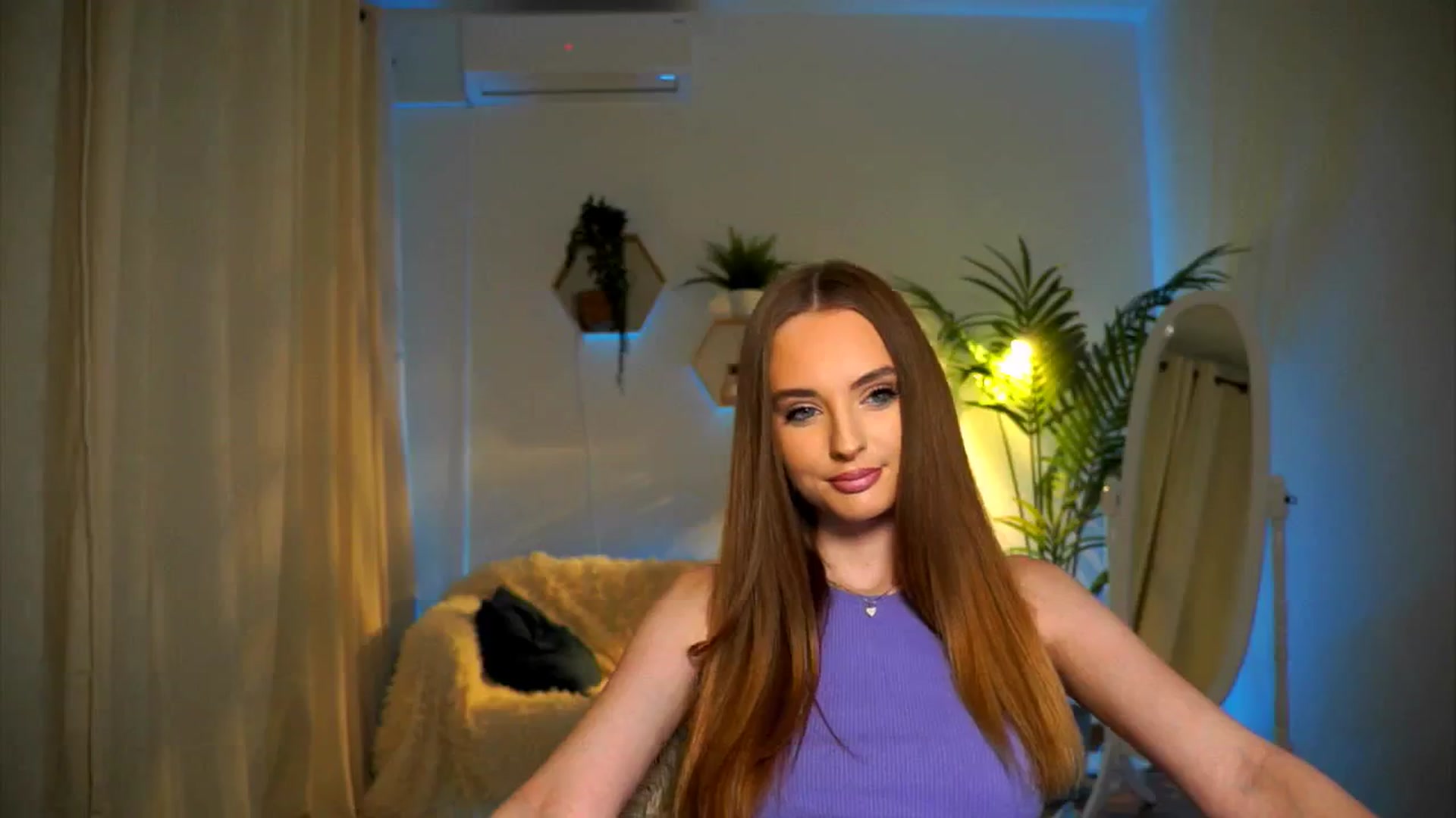 Gallery image thumbnail from petitegonwild's myfreecams stream on, 10/31/2024, 18:38 image 20 of 20