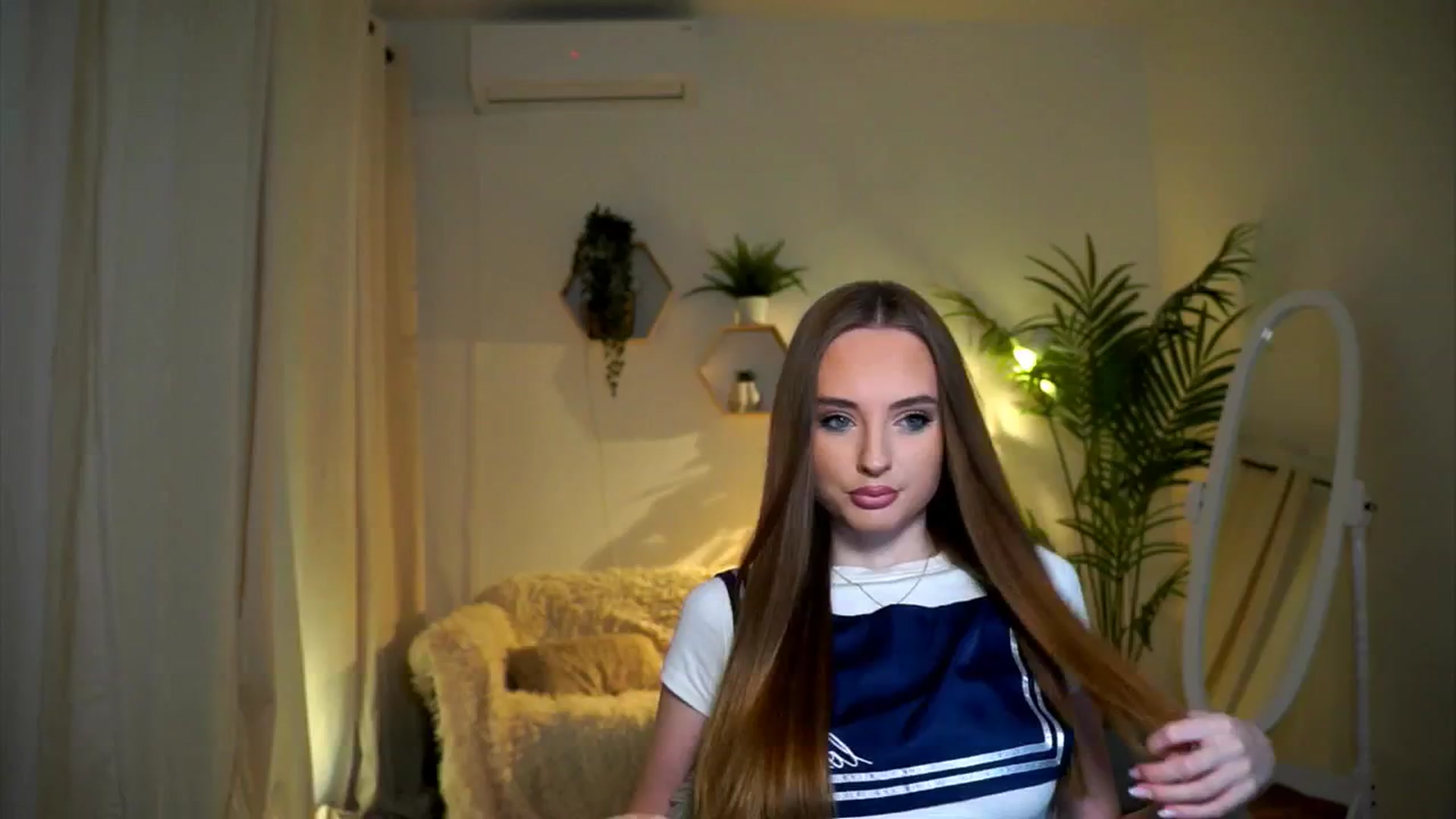Gallery image thumbnail from petitegonwild's myfreecams stream on, 11/01/2024, 15:23 image 1 of 20