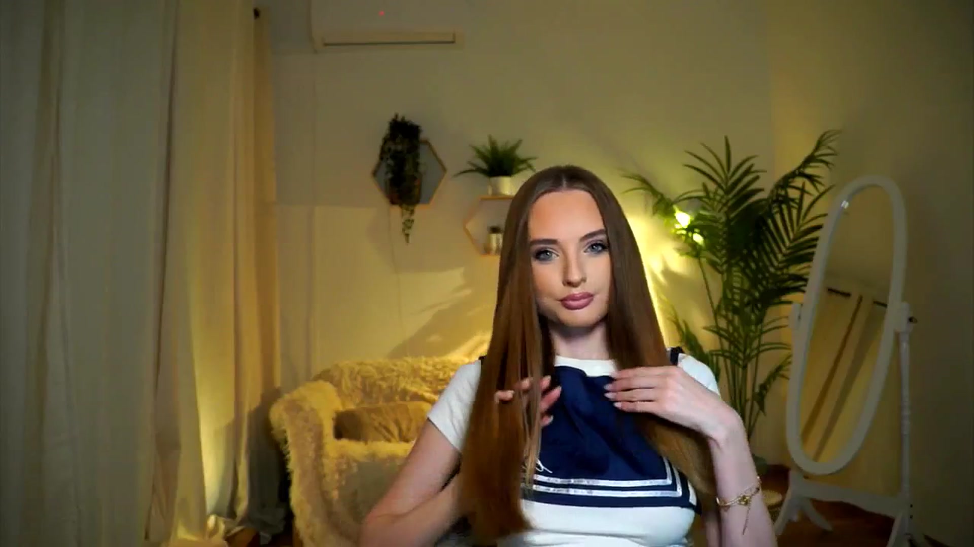 Gallery image thumbnail from petitegonwild's myfreecams stream on, 11/01/2024, 15:23 image 6 of 20