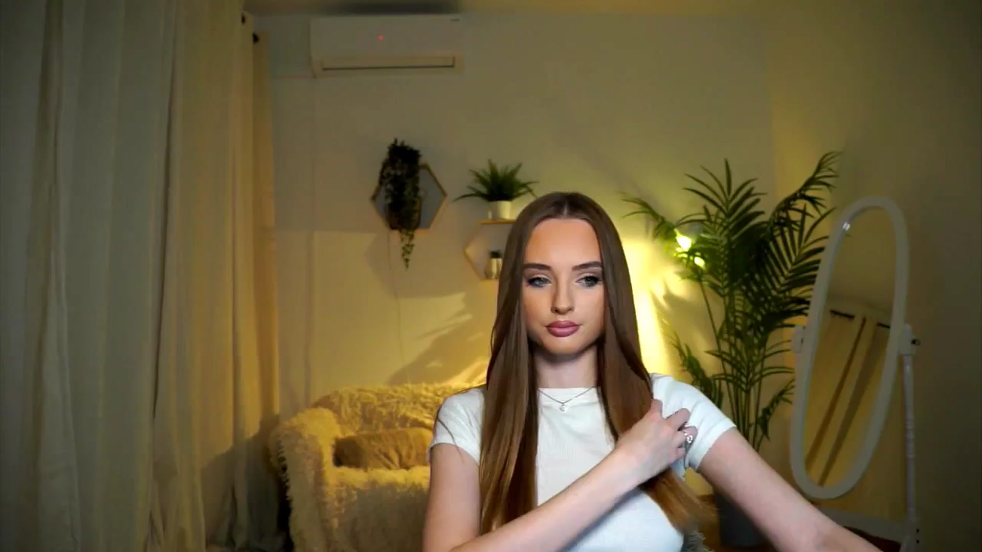 Gallery image thumbnail from petitegonwild's myfreecams stream on, 11/01/2024, 16:10 image 13 of 20