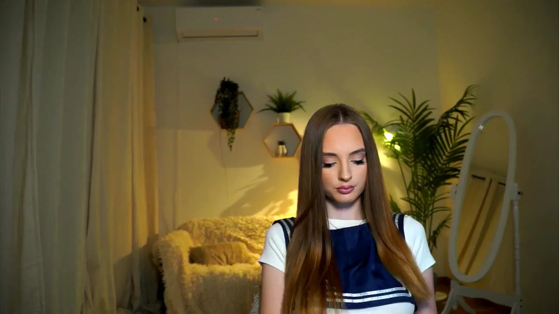 Gallery image thumbnail from petitegonwild's myfreecams stream on, 11/01/2024, 16:10 image 4 of 20