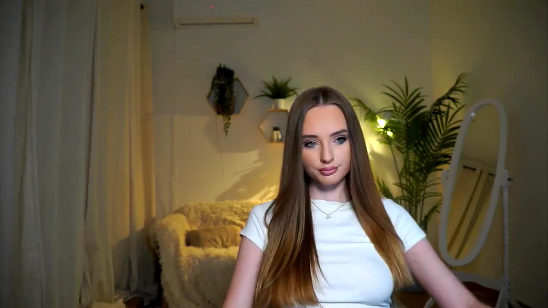 Gallery image thumbnail from petitegonwild's myfreecams stream on, 11/01/2024, 17:01 image 2 of 20