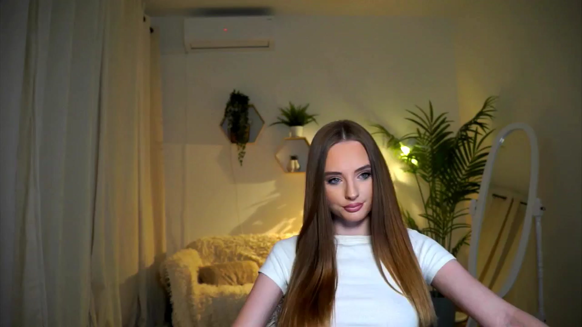 Gallery image thumbnail from petitegonwild's myfreecams stream on, 11/01/2024, 17:01 image 11 of 20
