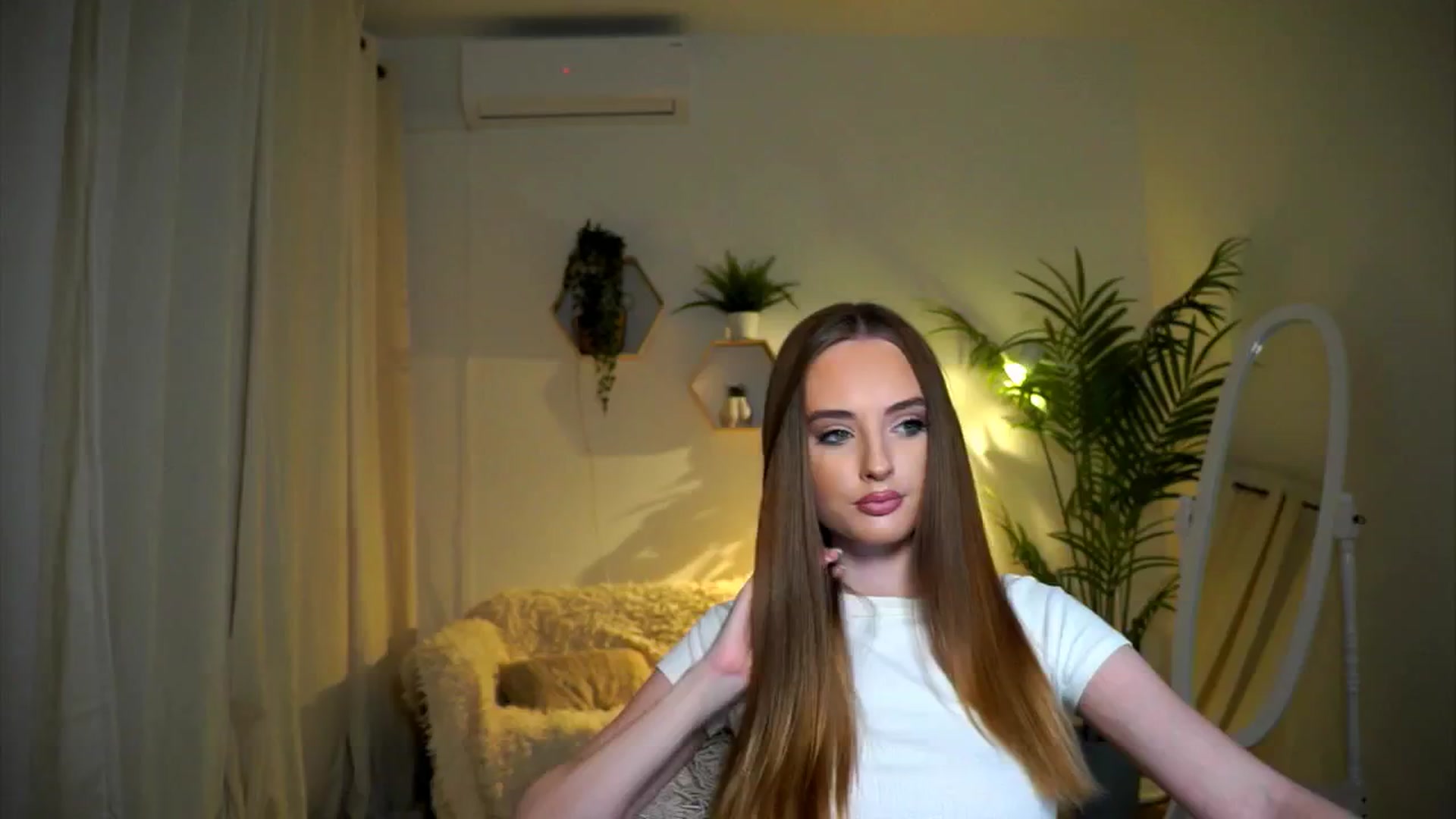 Gallery image thumbnail from petitegonwild's myfreecams stream on, 11/01/2024, 18:42 image 10 of 20