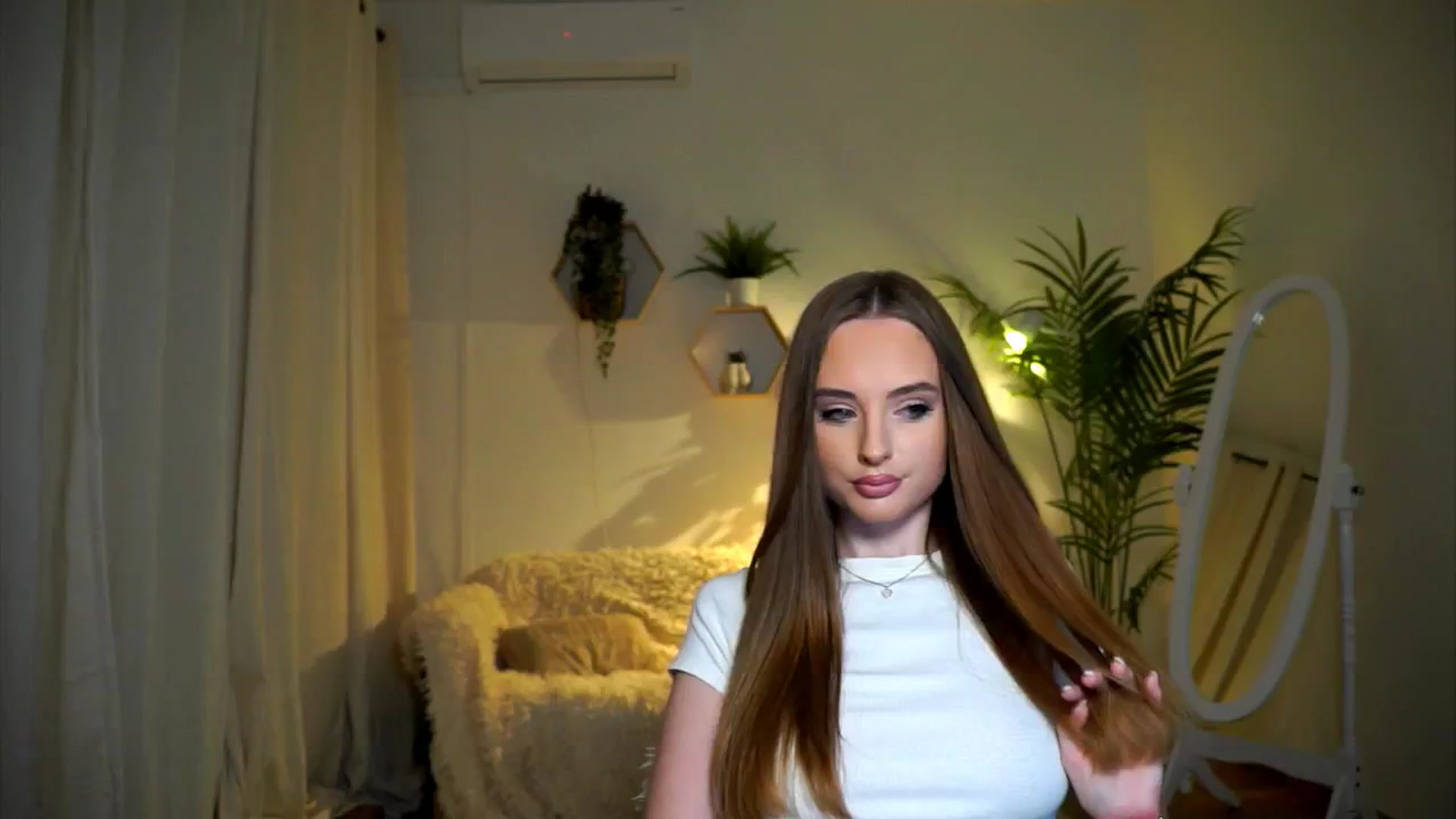 Gallery image thumbnail from petitegonwild's myfreecams stream on, 11/01/2024, 18:42 image 12 of 20