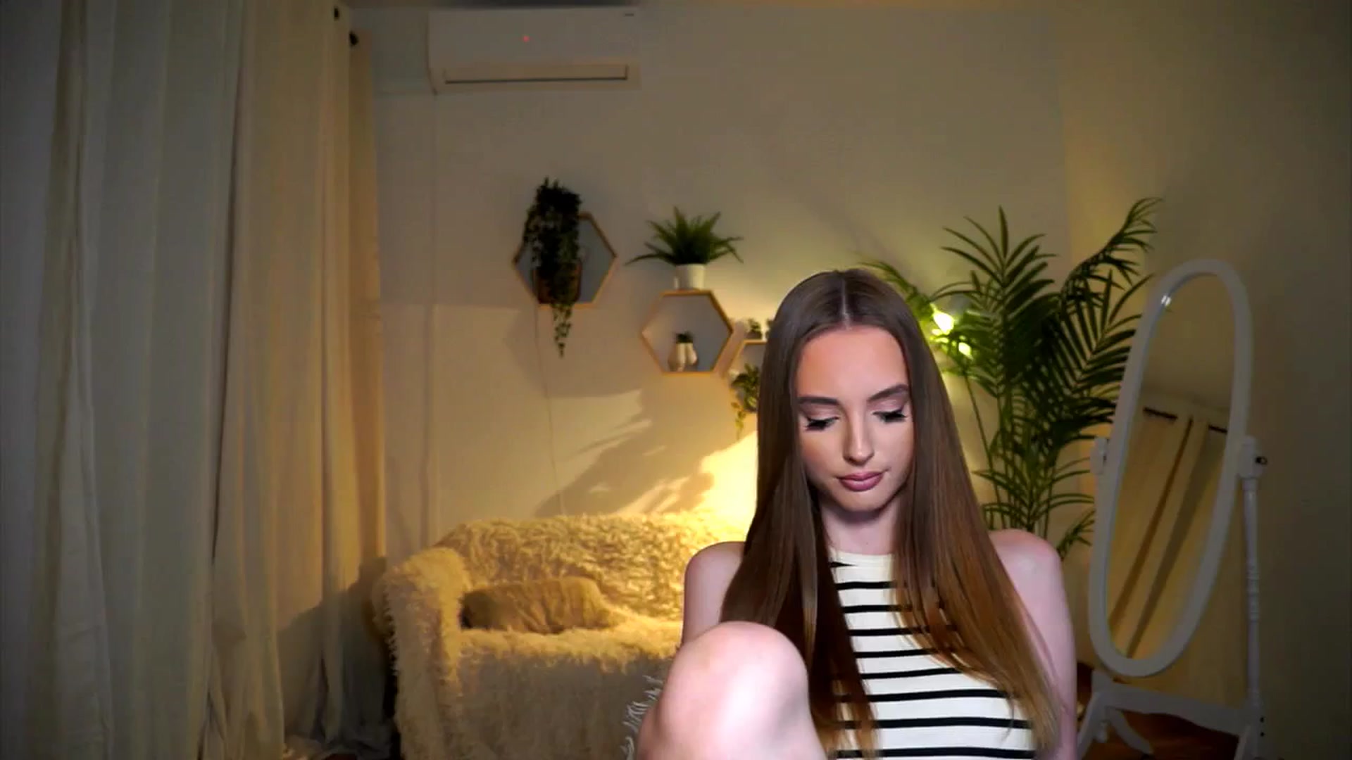 Gallery image thumbnail from petitegonwild's myfreecams stream on, 11/02/2024, 16:24 image 13 of 20