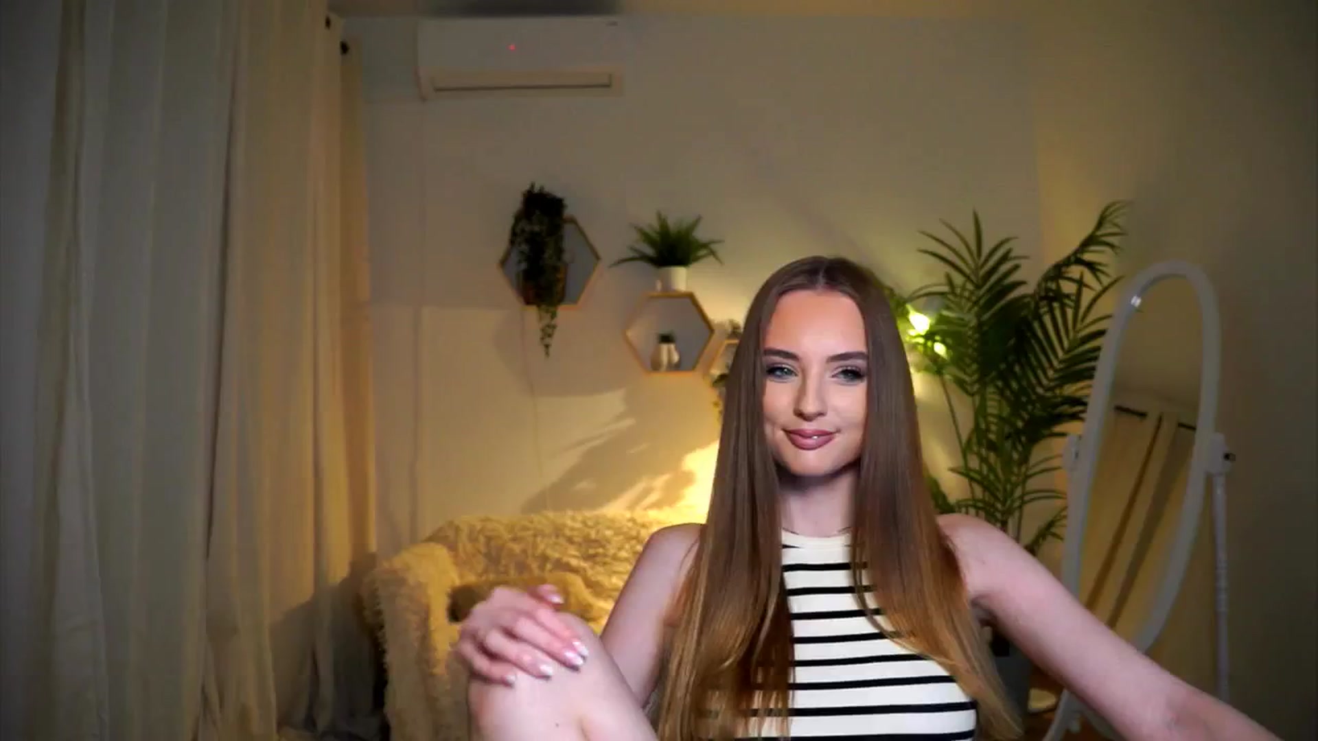 Gallery image thumbnail from petitegonwild's myfreecams stream on, 11/02/2024, 16:24 image 6 of 20