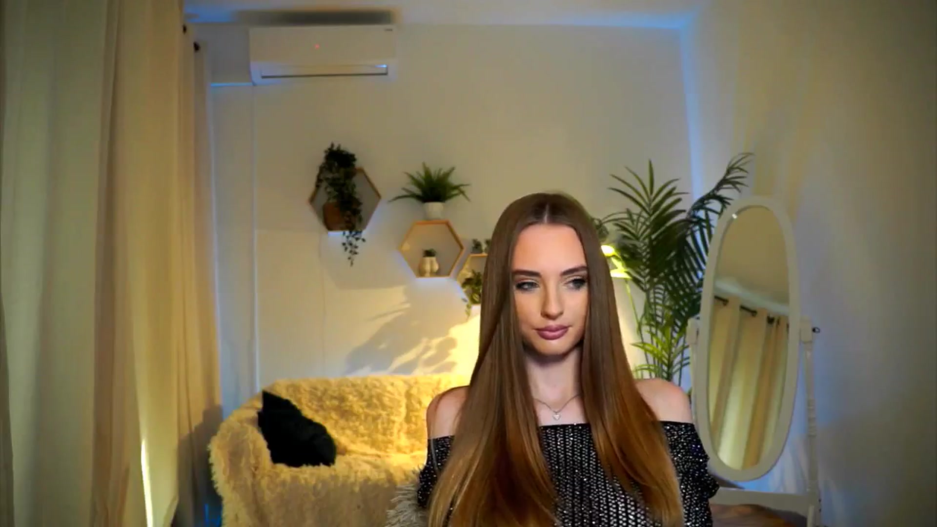 Gallery image thumbnail from petitegonwild's myfreecams stream on, 11/06/2024, 13:29 image 20 of 20