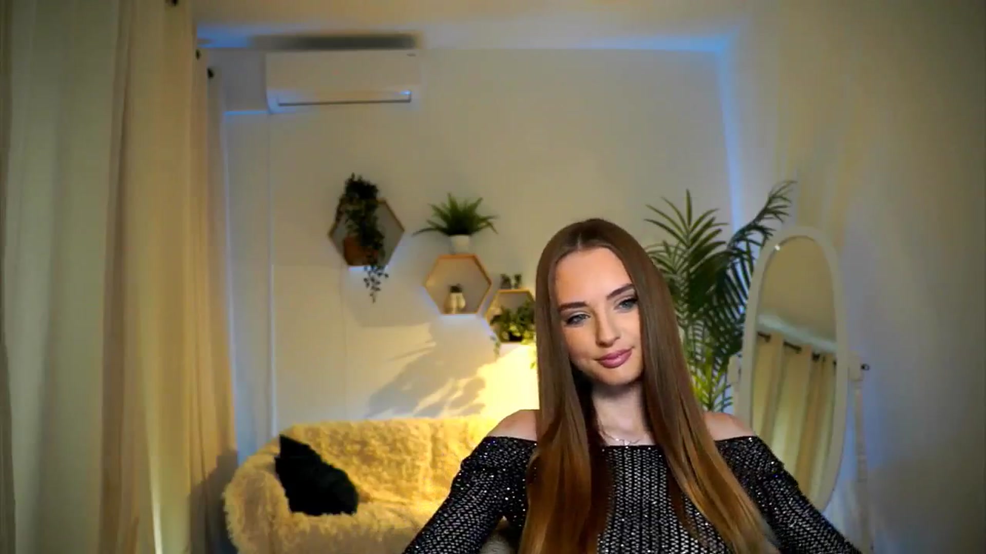 Gallery image thumbnail from petitegonwild's myfreecams stream on, 11/06/2024, 13:29 image 5 of 20