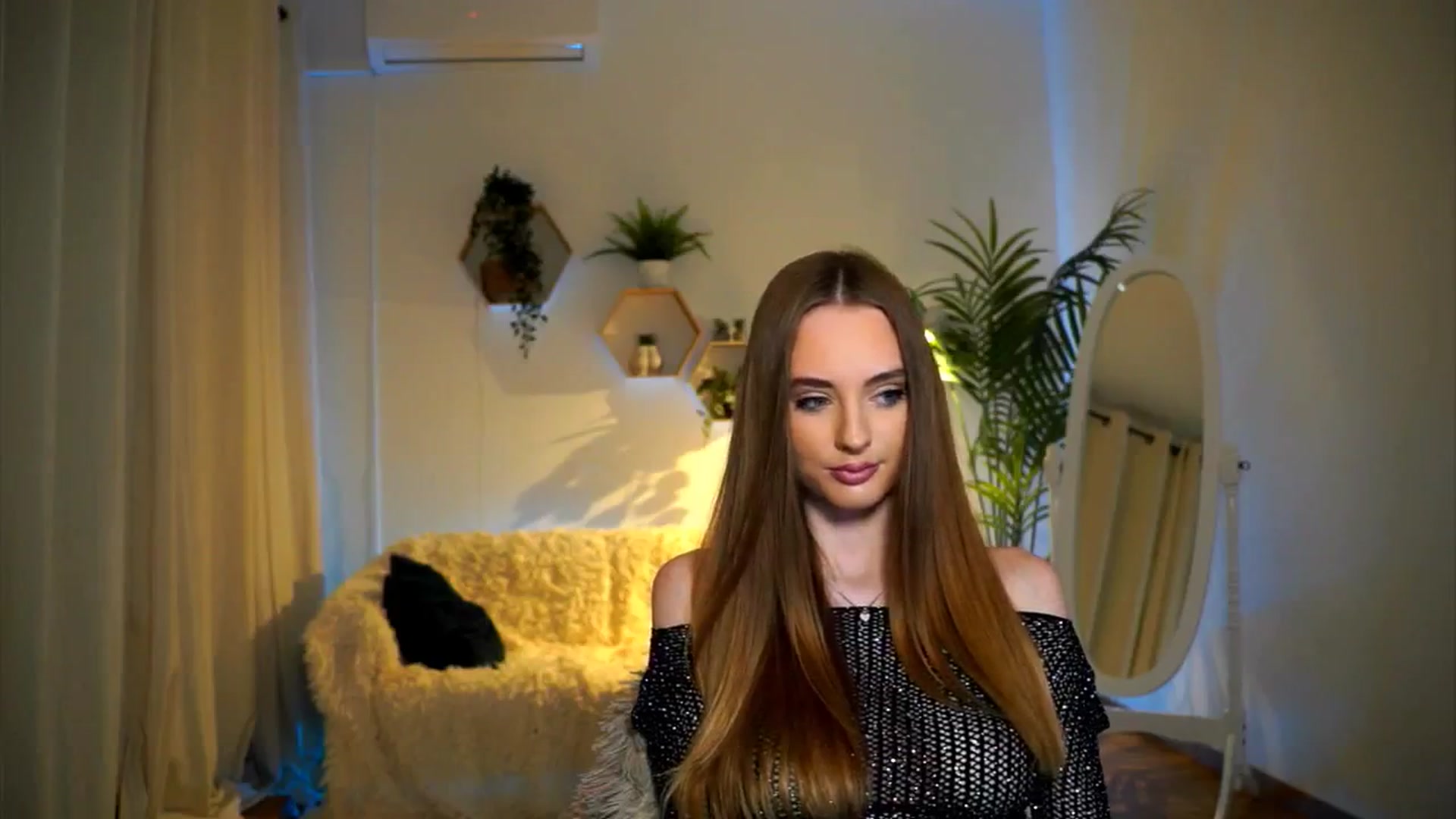 Gallery image thumbnail from petitegonwild's myfreecams stream on, 11/06/2024, 16:06 image 9 of 20