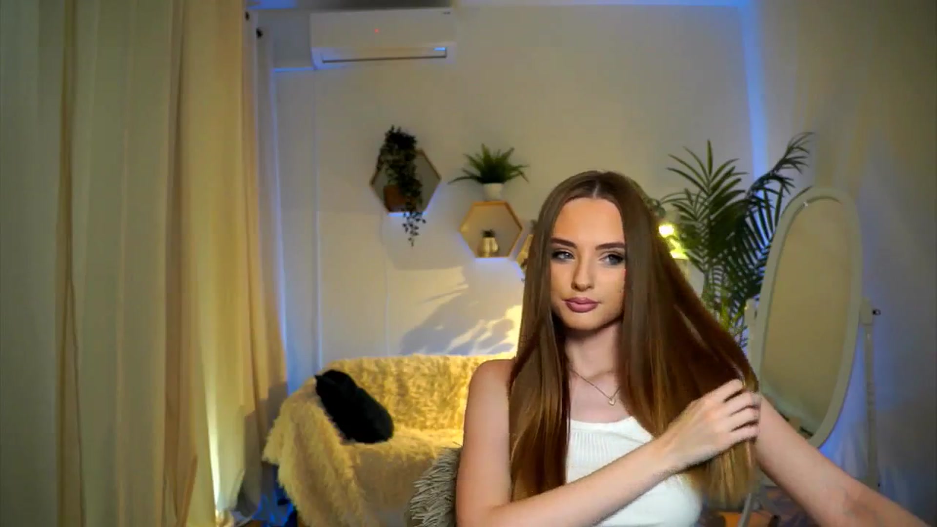 Gallery image thumbnail from petitegonwild's myfreecams stream on, 11/07/2024, 13:23 image 18 of 20