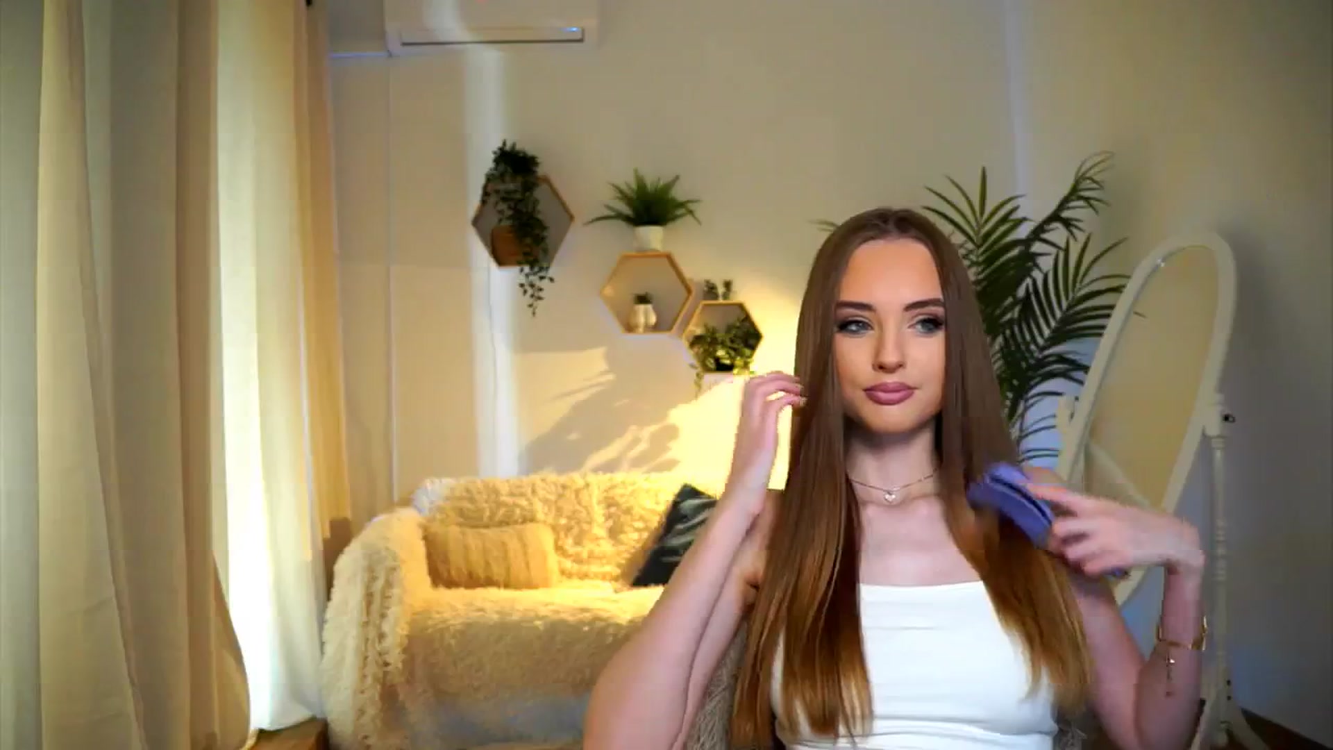 Gallery image thumbnail from petitegonwild's myfreecams stream on, 11/08/2024, 13:28 image 6 of 20