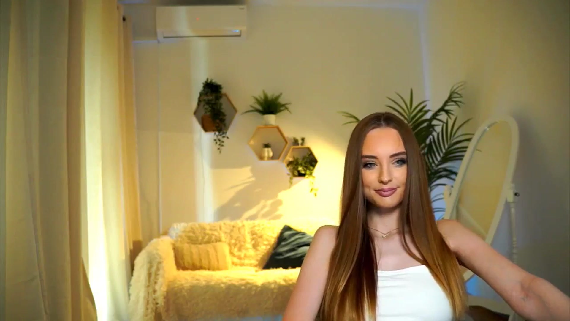 Gallery image thumbnail from petitegonwild's myfreecams stream on, 11/08/2024, 13:28 image 20 of 20