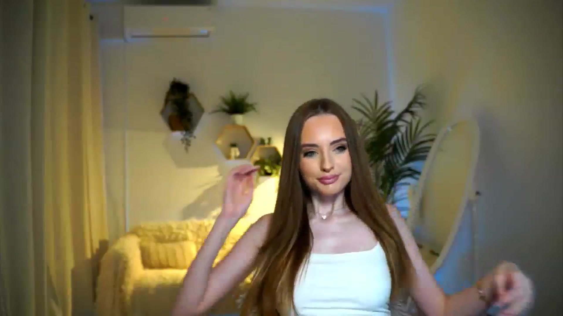 Gallery image thumbnail from petitegonwild's myfreecams stream on, 11/08/2024, 16:27 image 13 of 20