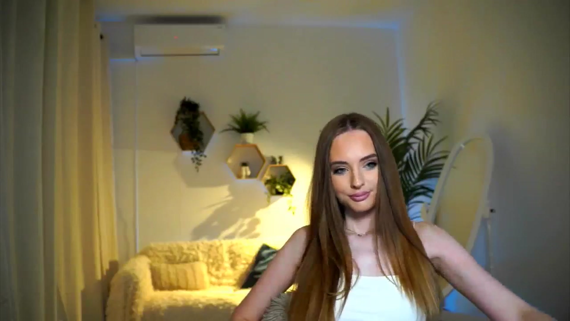 Gallery image thumbnail from petitegonwild's myfreecams stream on, 11/08/2024, 16:27 image 20 of 20