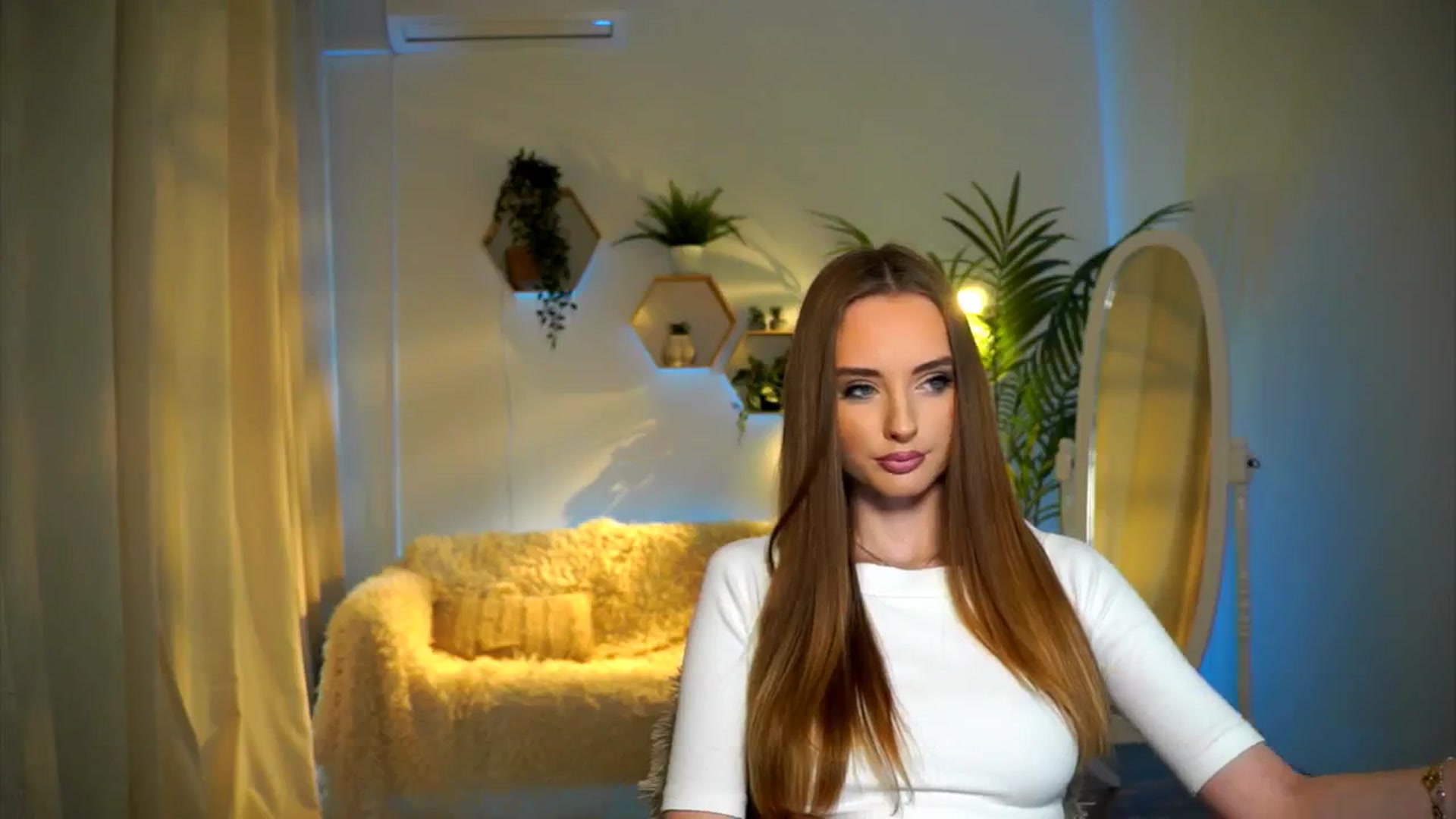 Gallery image thumbnail from petitegonwild's myfreecams stream on, 11/09/2024, 15:20 image 6 of 20
