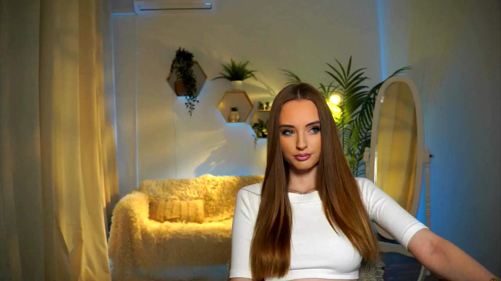 Gallery image thumbnail from petitegonwild's myfreecams stream on, 11/09/2024, 15:20 image 2 of 20
