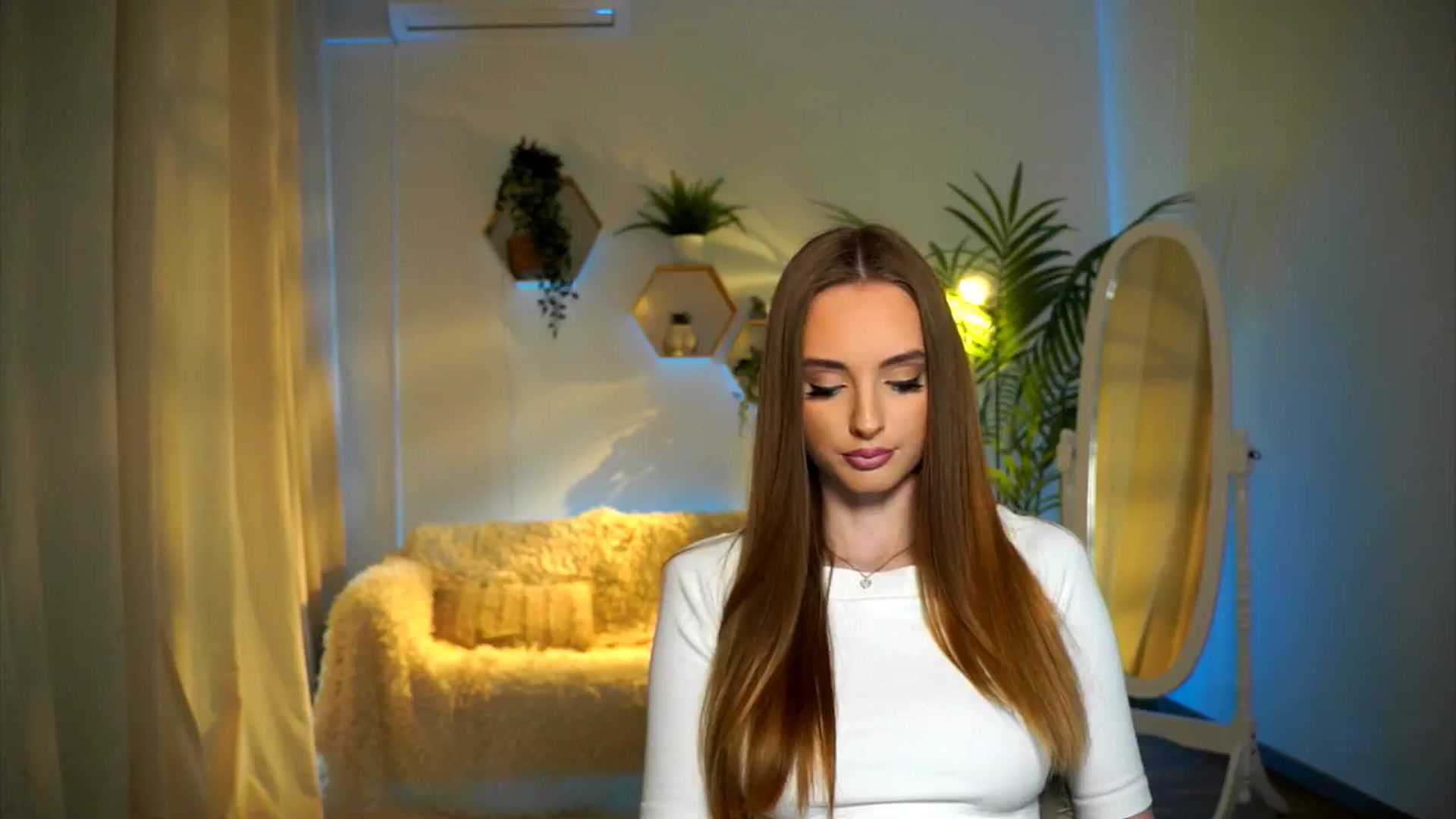 Gallery image thumbnail from petitegonwild's myfreecams stream on, 11/09/2024, 15:20 image 1 of 20