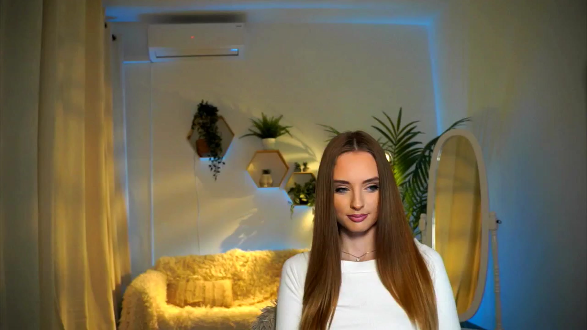 Gallery image thumbnail from petitegonwild's myfreecams stream on, 11/09/2024, 16:13 image 15 of 20