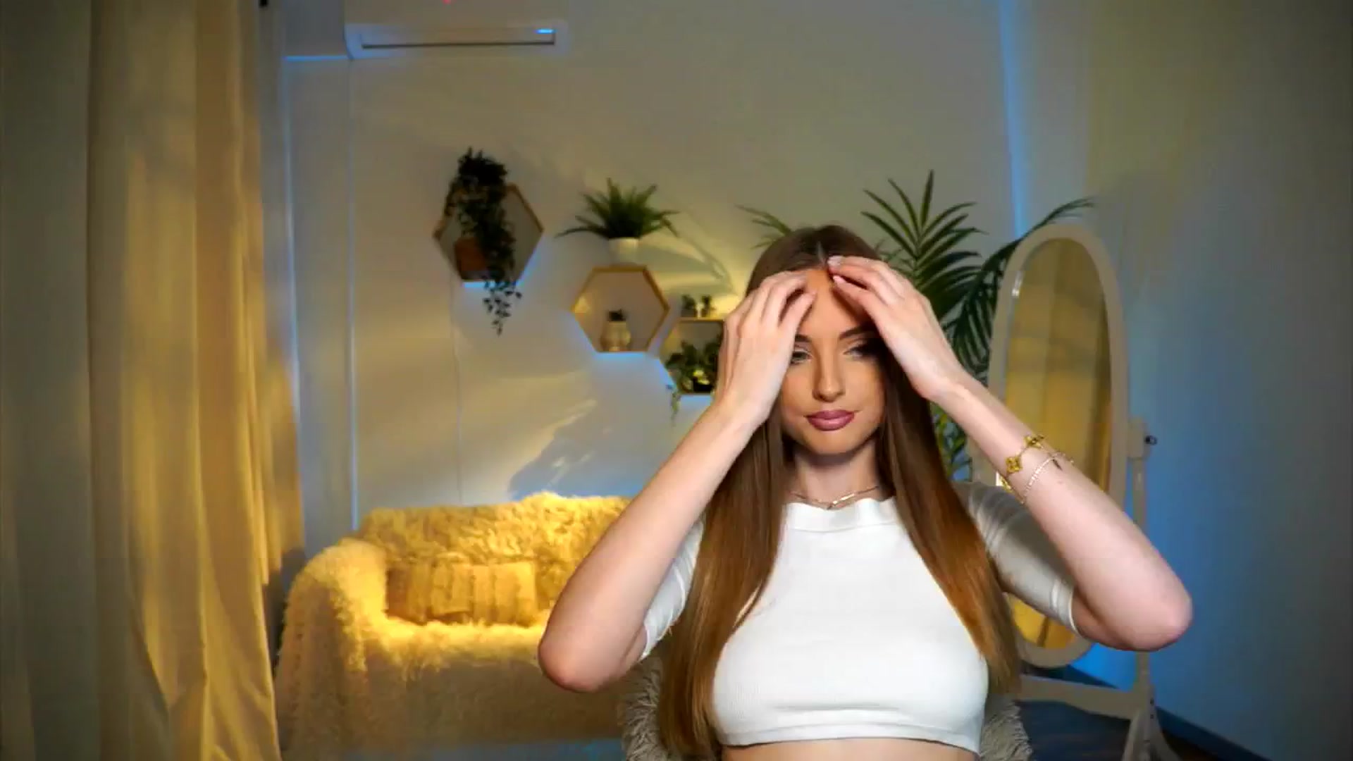 Gallery image thumbnail from petitegonwild's myfreecams stream on, 11/09/2024, 16:13 image 3 of 20