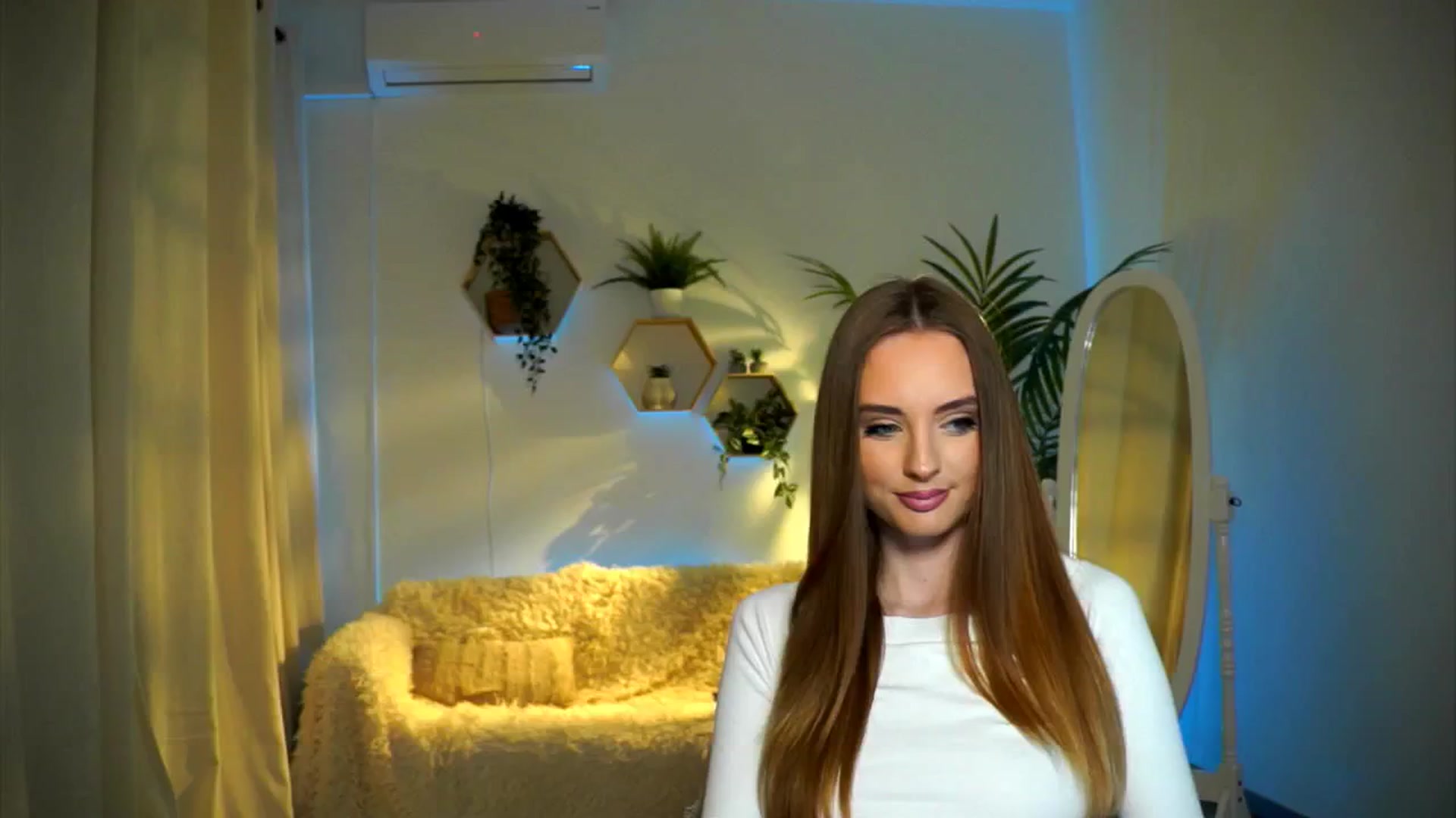 Gallery image thumbnail from petitegonwild's myfreecams stream on, 11/09/2024, 18:02 image 2 of 20