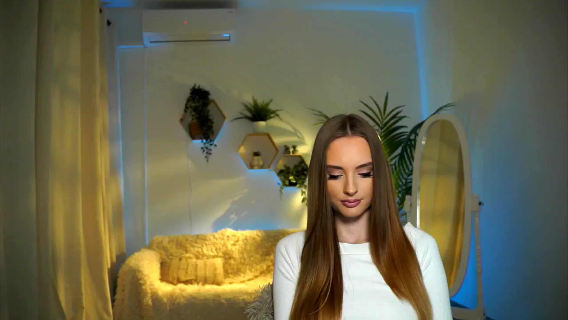 Gallery image thumbnail from petitegonwild's myfreecams stream on, 11/09/2024, 18:02 image 12 of 20