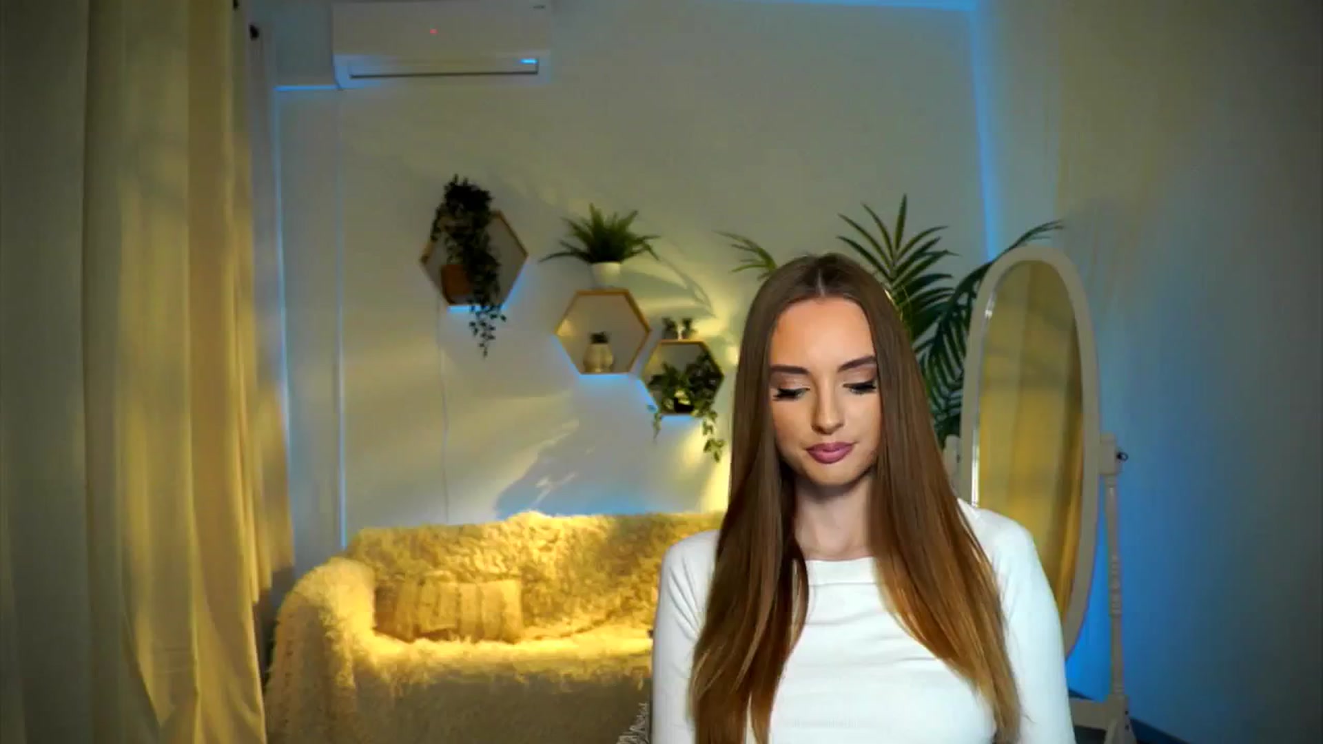 Gallery image thumbnail from petitegonwild's myfreecams stream on, 11/09/2024, 18:02 image 1 of 20