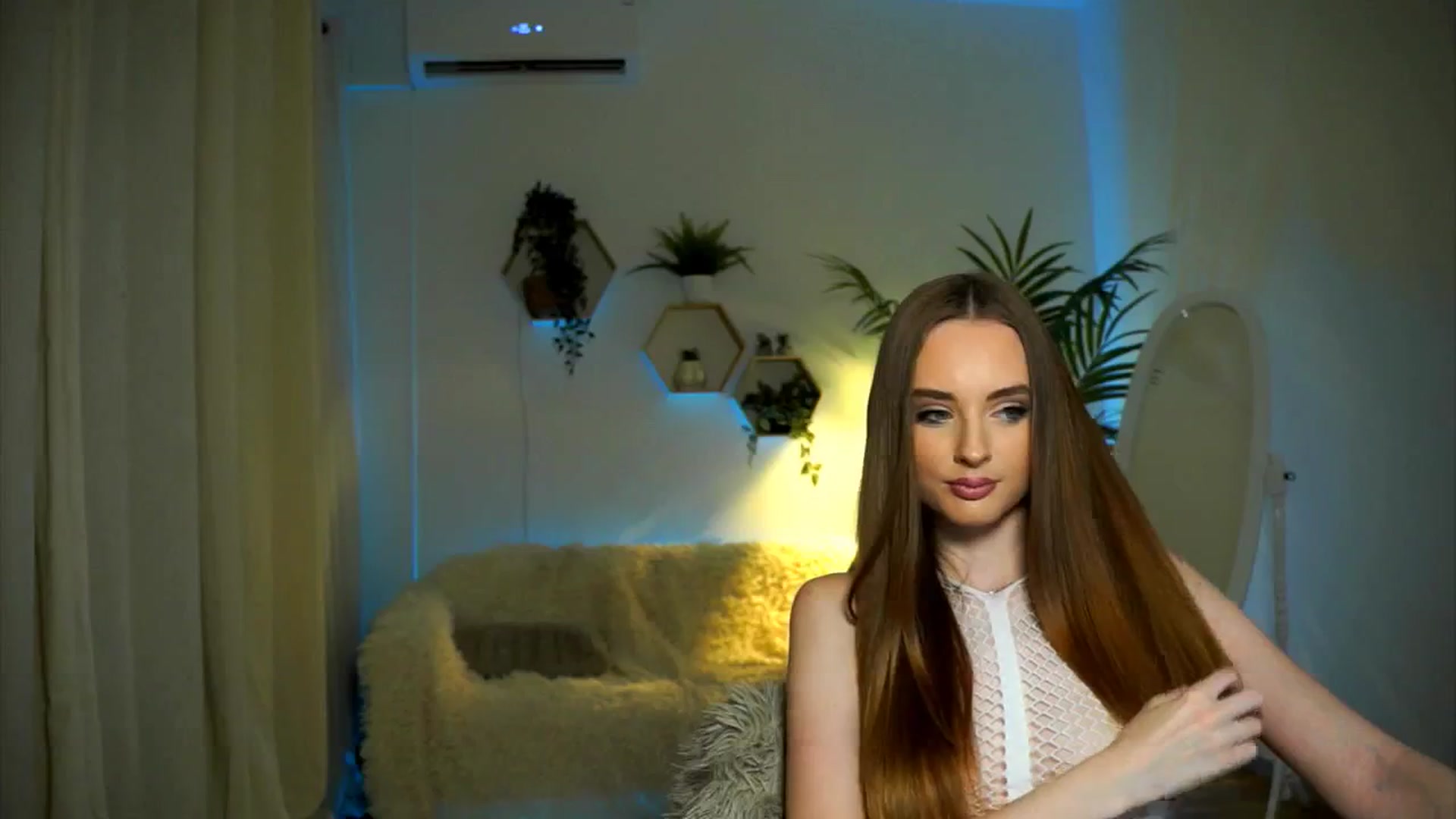 Gallery image thumbnail from petitegonwild's myfreecams stream on, 11/13/2024, 15:50 image 12 of 20