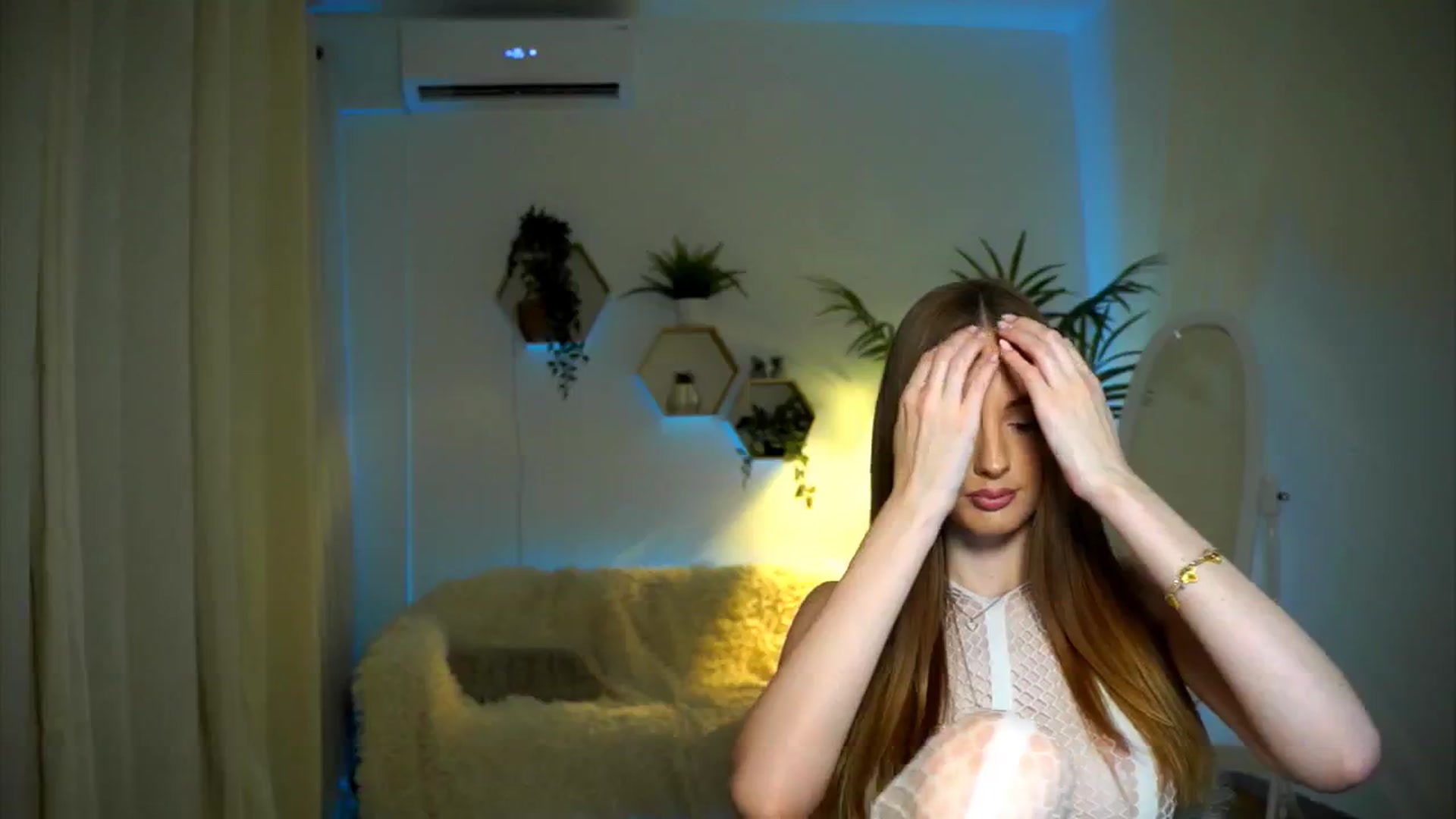 Gallery image thumbnail from petitegonwild's myfreecams stream on, 11/13/2024, 17:15 image 19 of 20