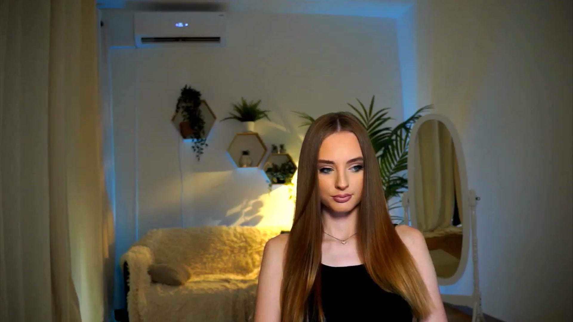 Gallery image thumbnail from petitegonwild's myfreecams stream on, 11/14/2024, 13:07 image 8 of 20