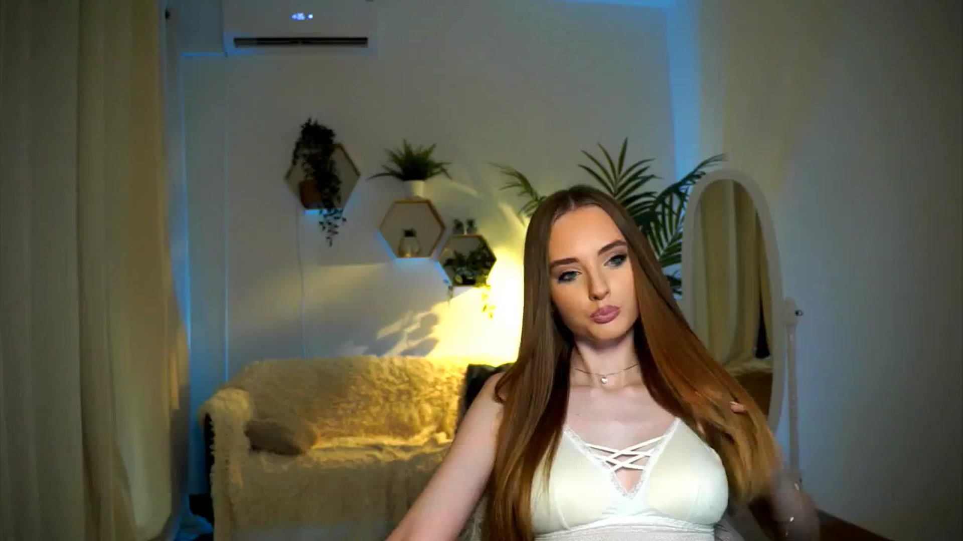 Gallery image thumbnail from petitegonwild's myfreecams stream on, 11/14/2024, 13:53 image 10 of 20