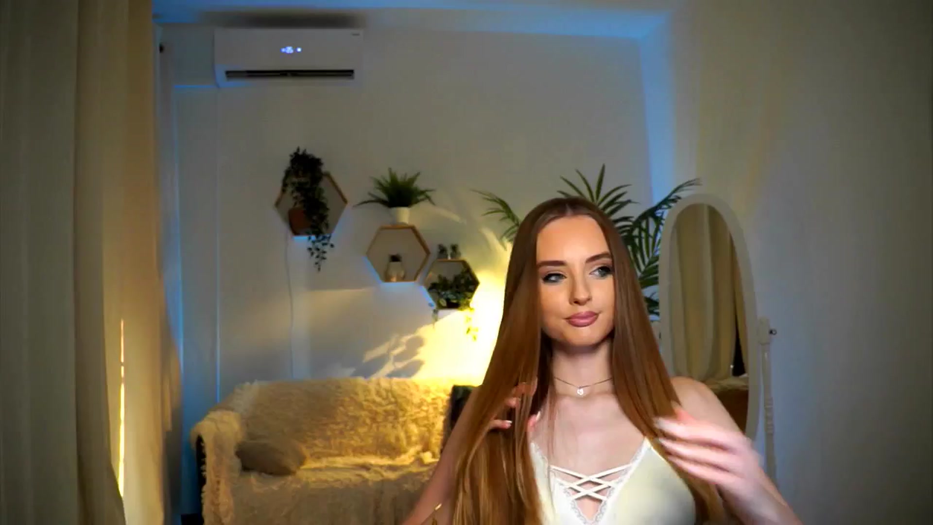 Gallery image thumbnail from petitegonwild's myfreecams stream on, 11/14/2024, 15:40 image 2 of 20