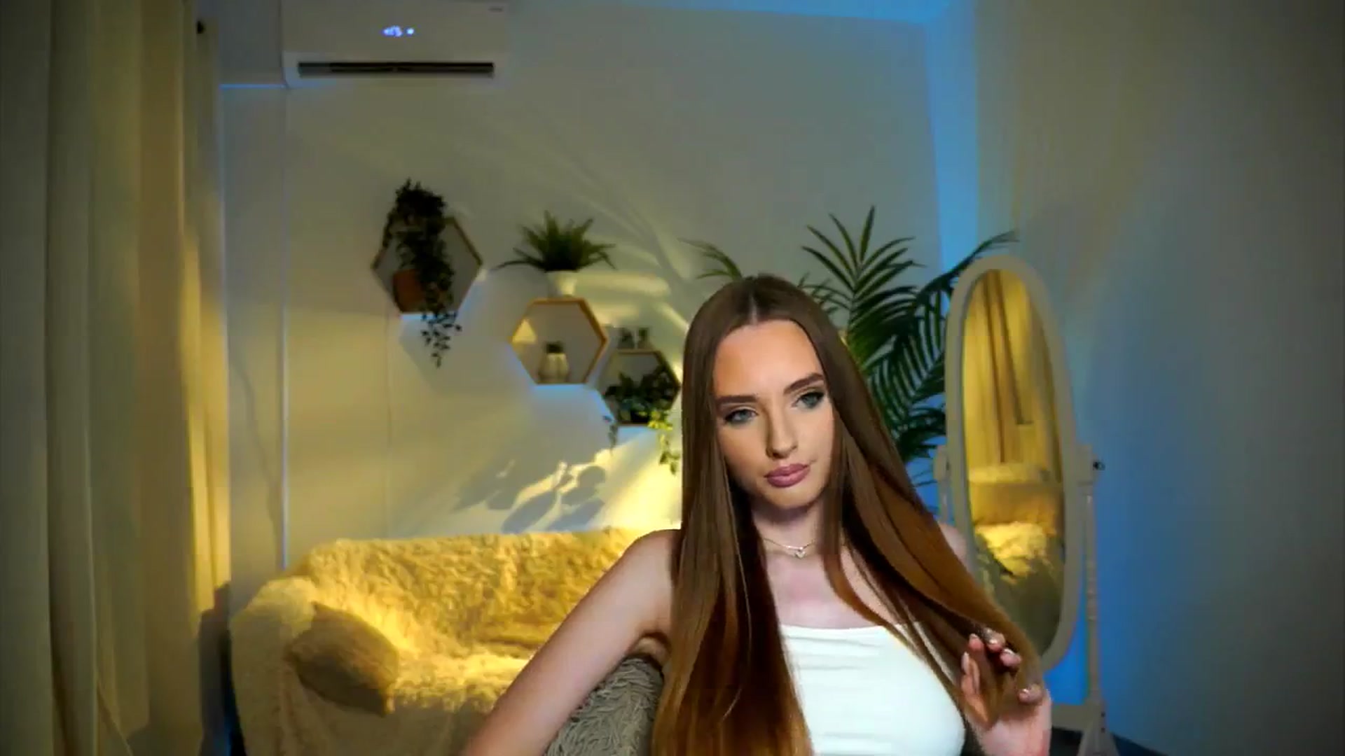 Gallery image thumbnail from petitegonwild's myfreecams stream on, 11/16/2024, 16:06 image 11 of 20