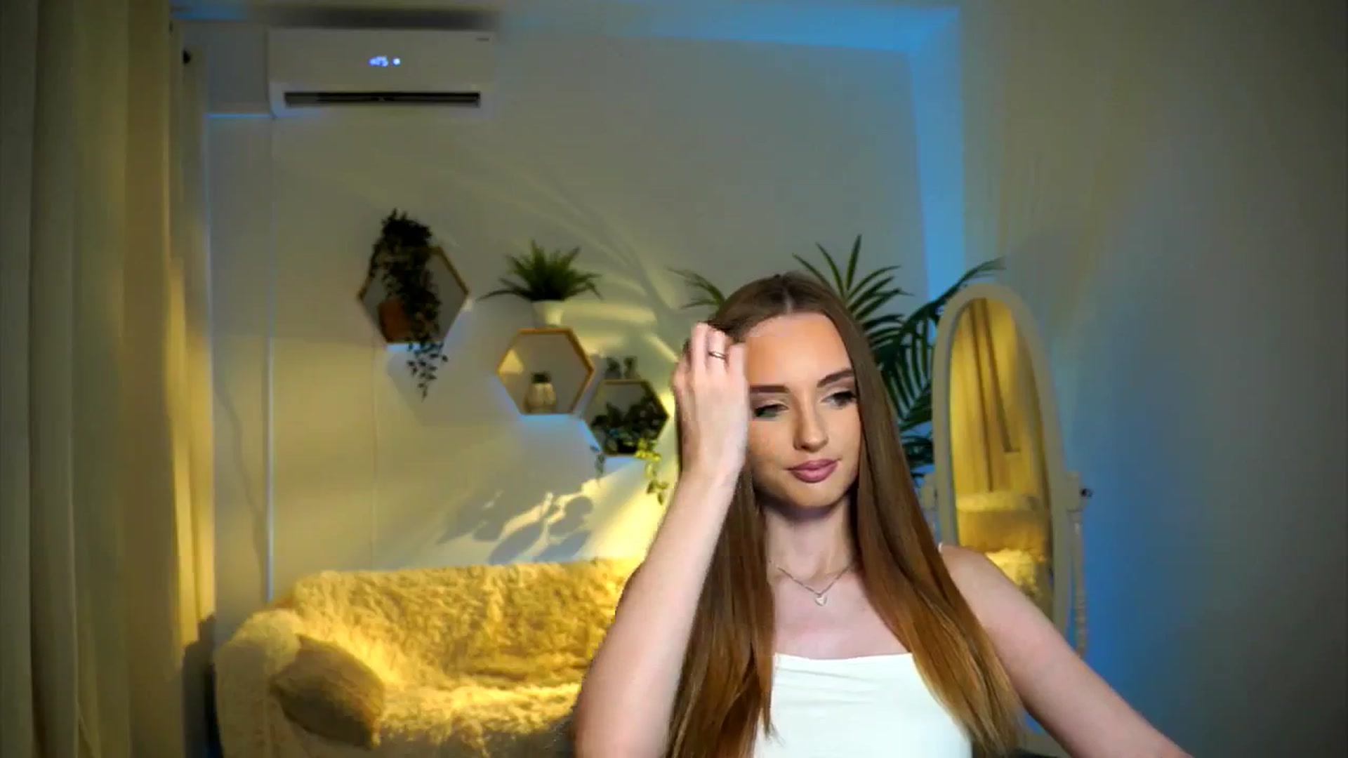 Gallery image thumbnail from petitegonwild's myfreecams stream on, 11/16/2024, 16:06 image 19 of 20