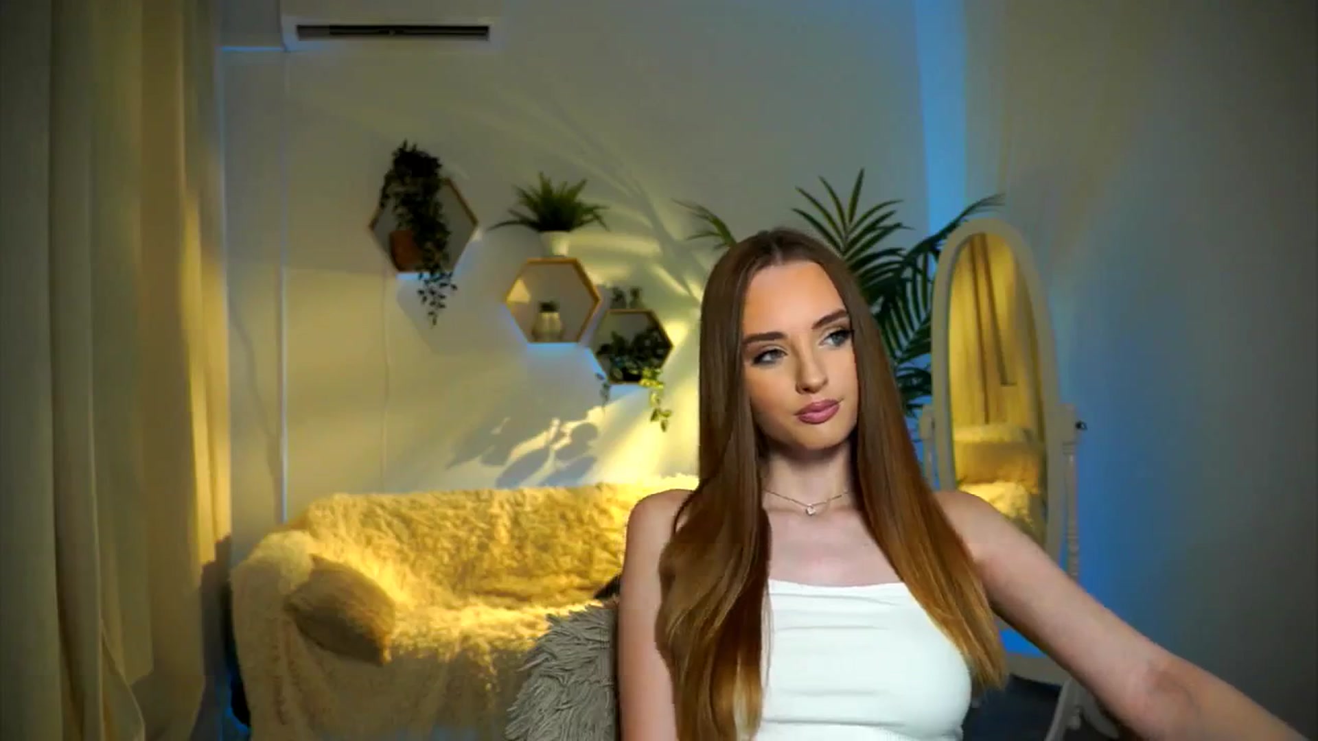 Gallery image thumbnail from petitegonwild's myfreecams stream on, 11/16/2024, 16:06 image 8 of 20