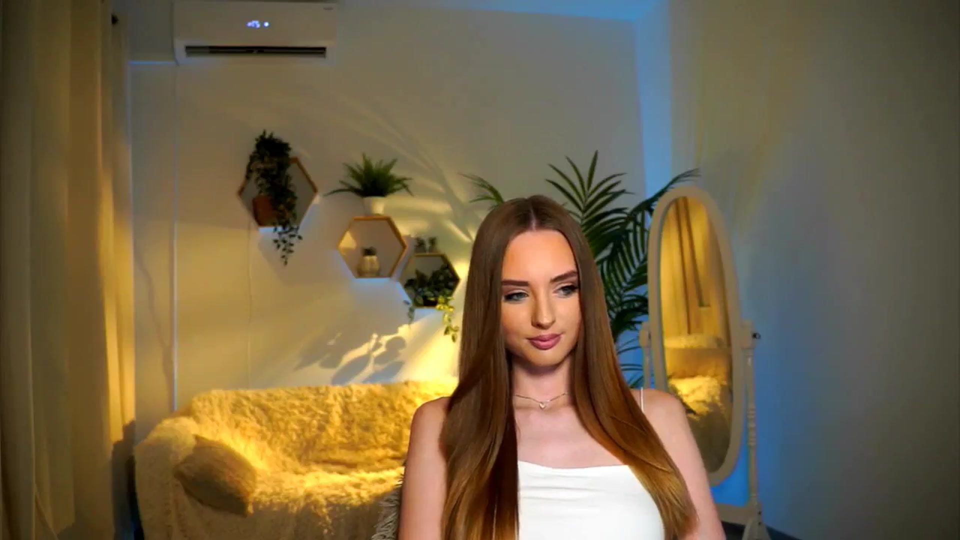 Gallery image thumbnail from petitegonwild's myfreecams stream on, 11/16/2024, 17:26 image 5 of 20