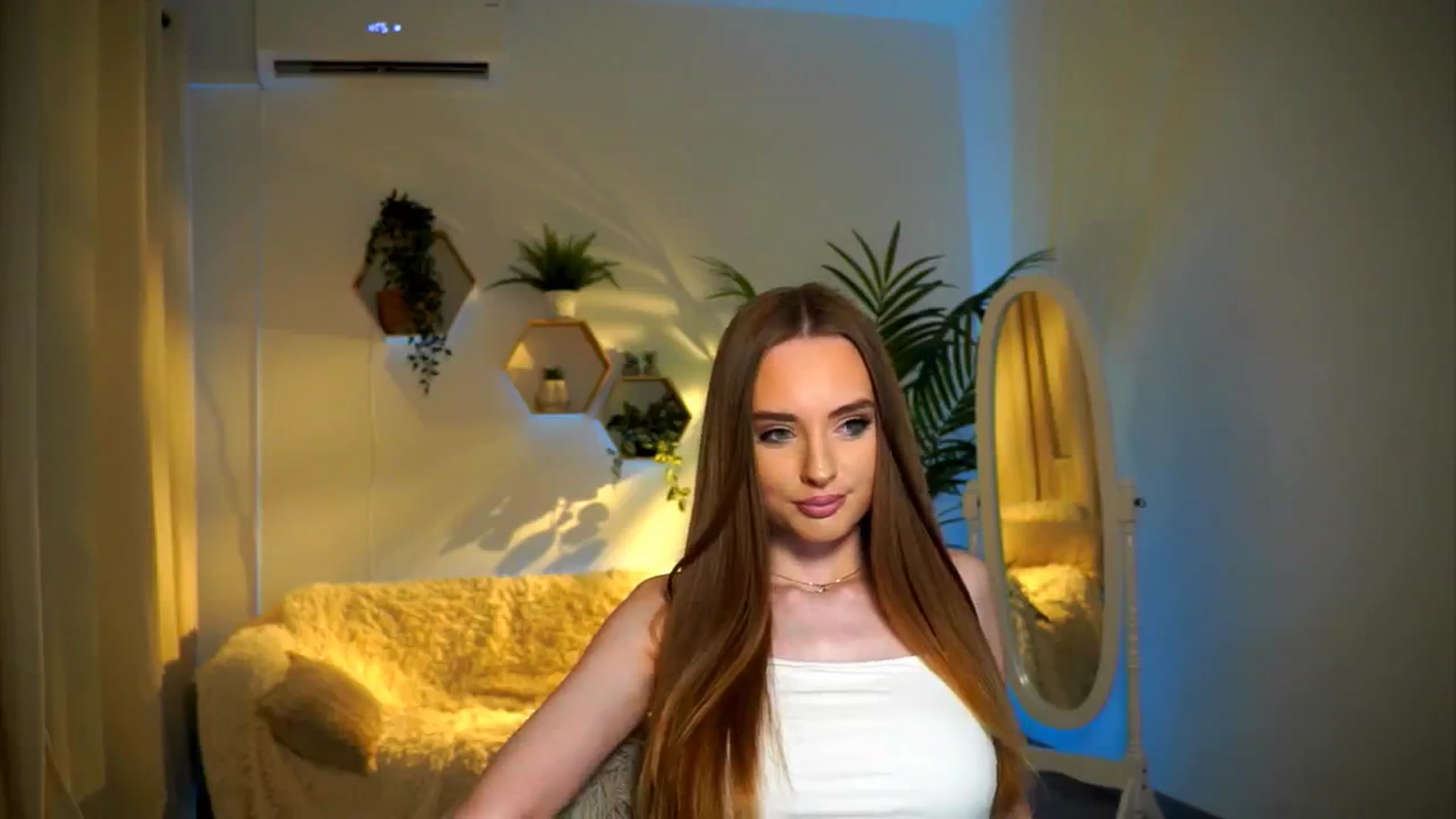 Gallery image thumbnail from petitegonwild's myfreecams stream on, 11/16/2024, 17:26 image 19 of 20