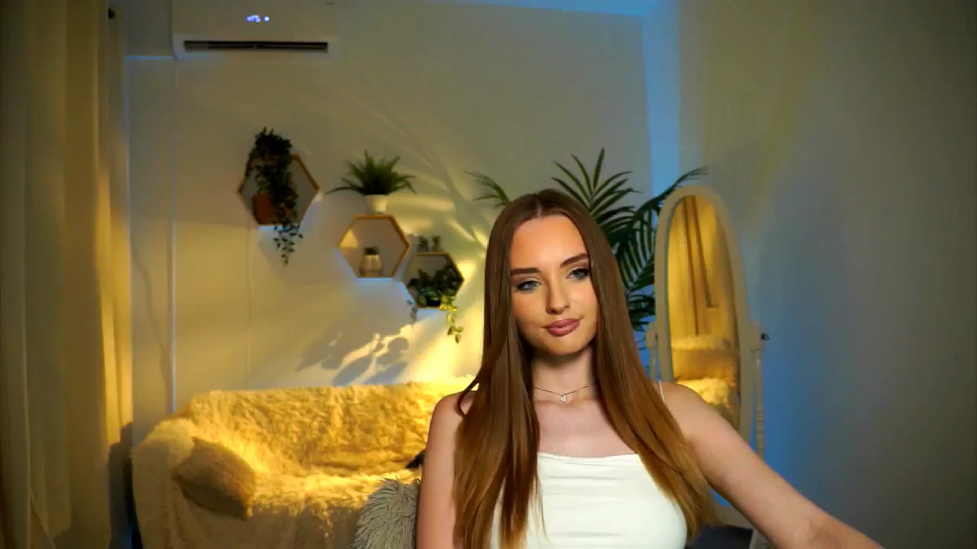Gallery image thumbnail from petitegonwild's myfreecams stream on, 11/16/2024, 17:26 image 20 of 20
