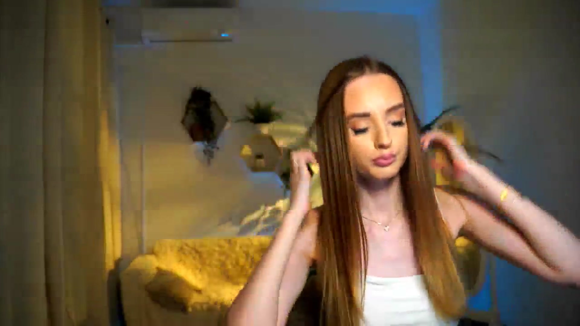 Gallery image thumbnail from petitegonwild's myfreecams stream on, 11/16/2024, 19:32 image 2 of 20