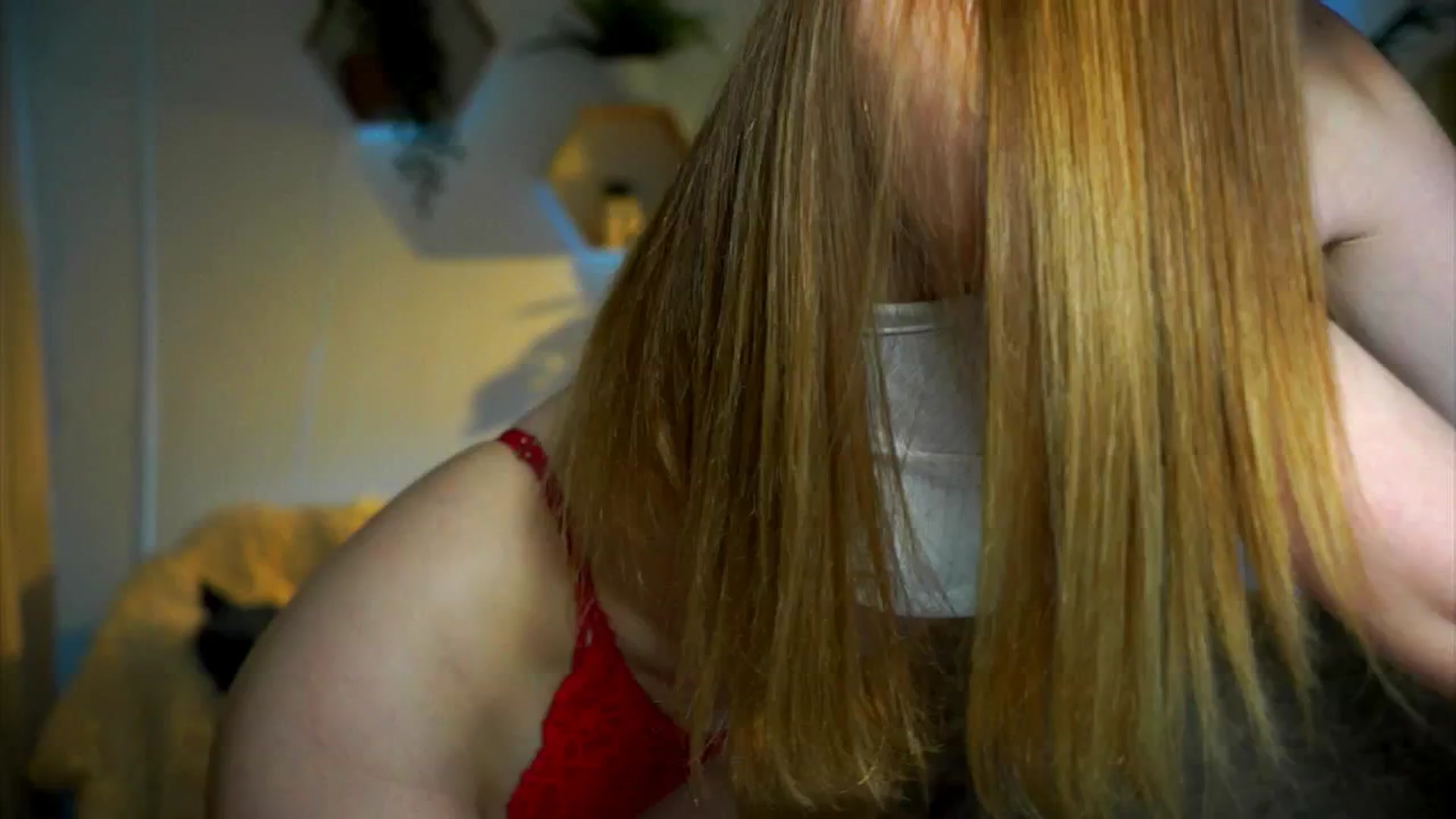 Gallery image thumbnail from petitegonwild's myfreecams stream on, 11/19/2024, 16:09 image 4 of 20