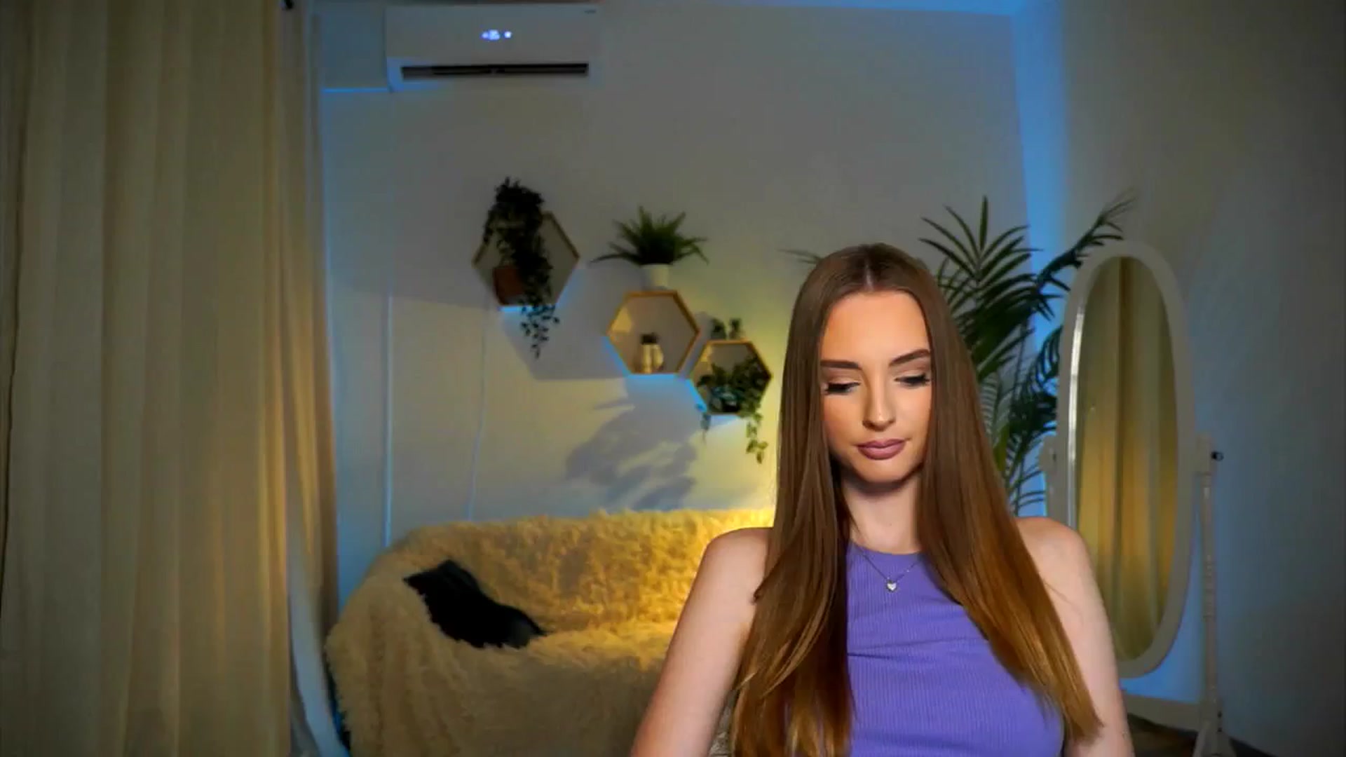 Gallery image thumbnail from petitegonwild's myfreecams stream on, 11/20/2024, 13:58 image 19 of 20