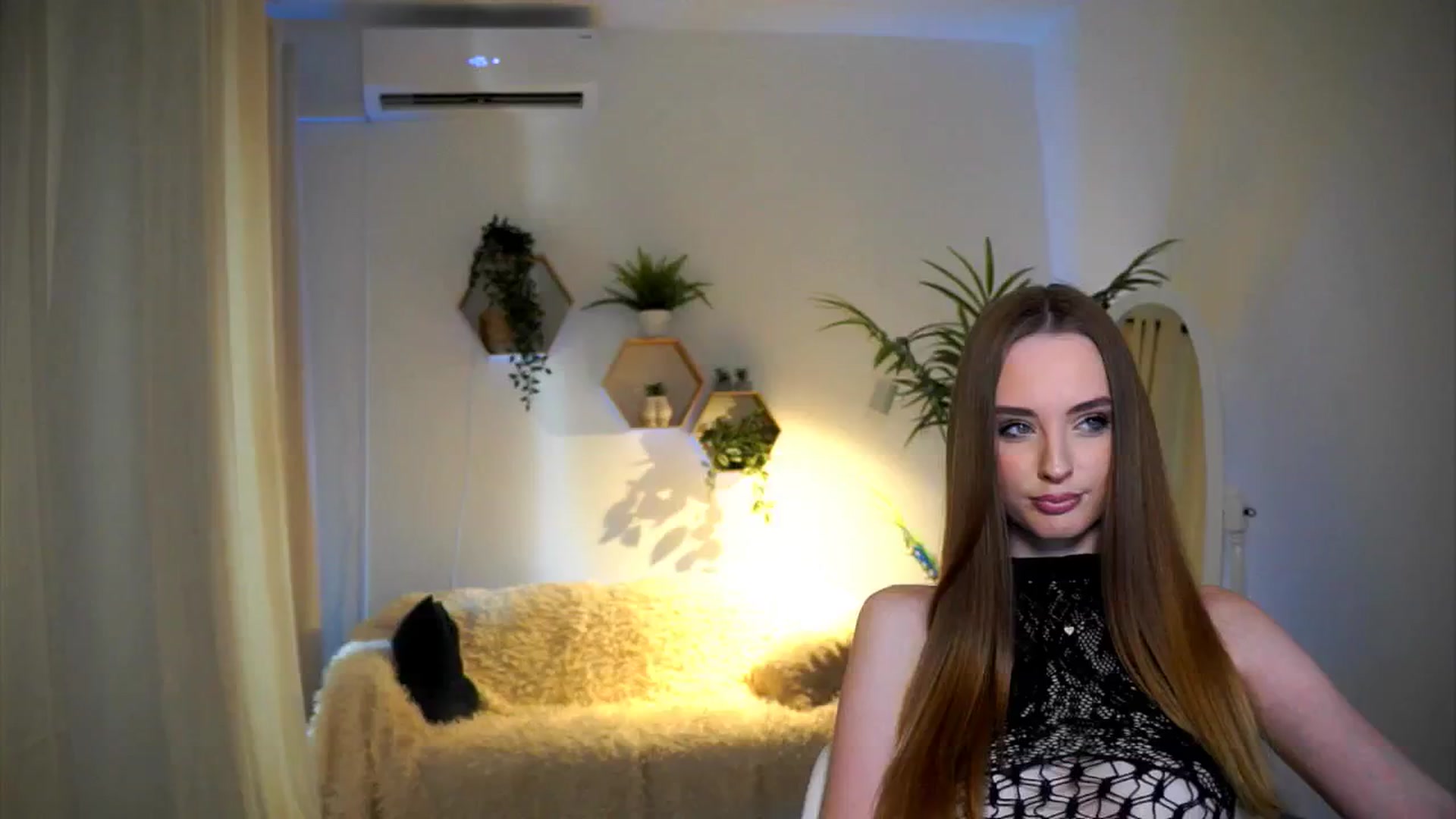 Gallery image thumbnail from petitegonwild's myfreecams stream on, 11/26/2024, 13:20 image 16 of 20