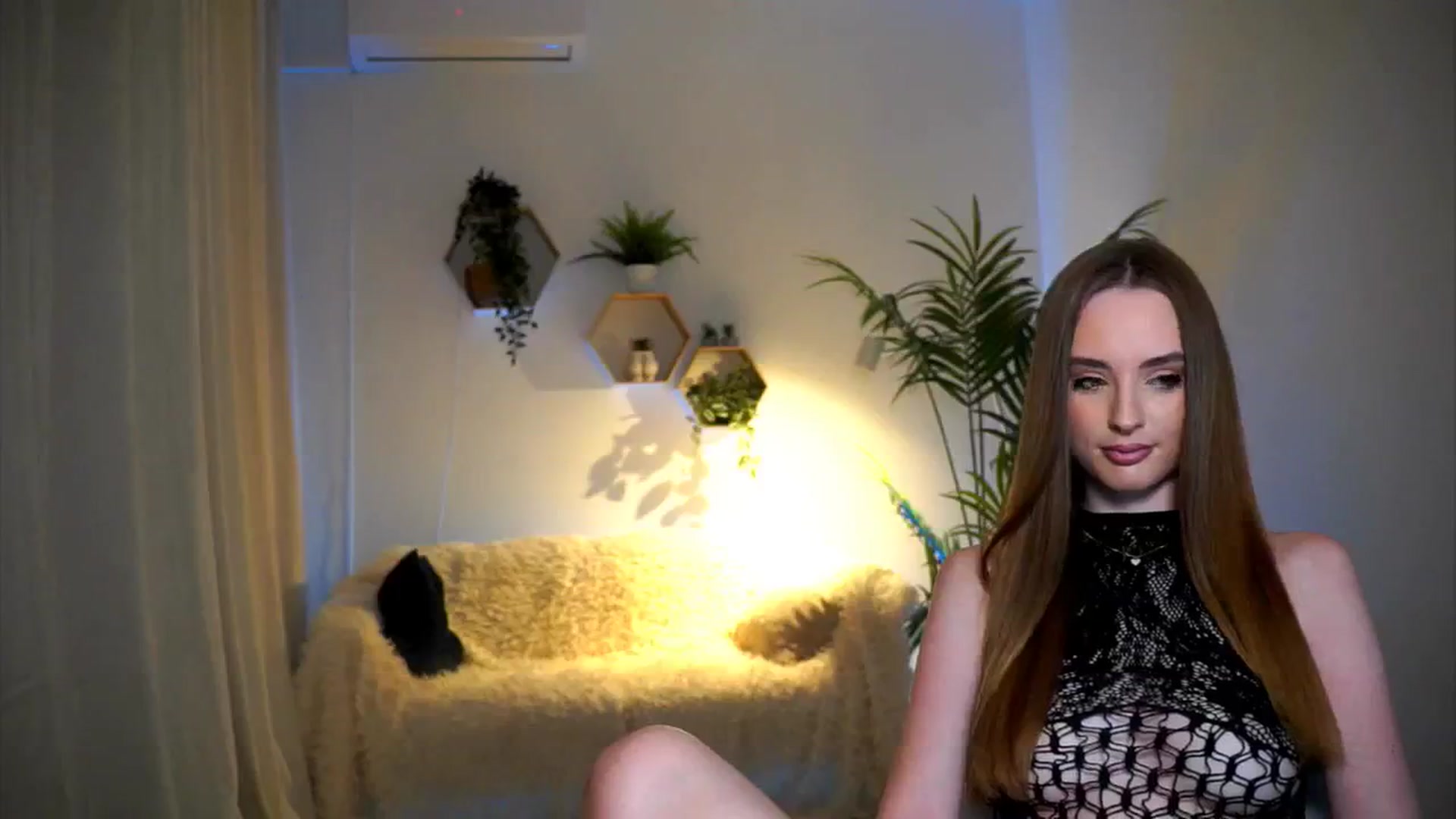 Gallery image thumbnail from petitegonwild's myfreecams stream on, 11/26/2024, 15:01 image 14 of 20