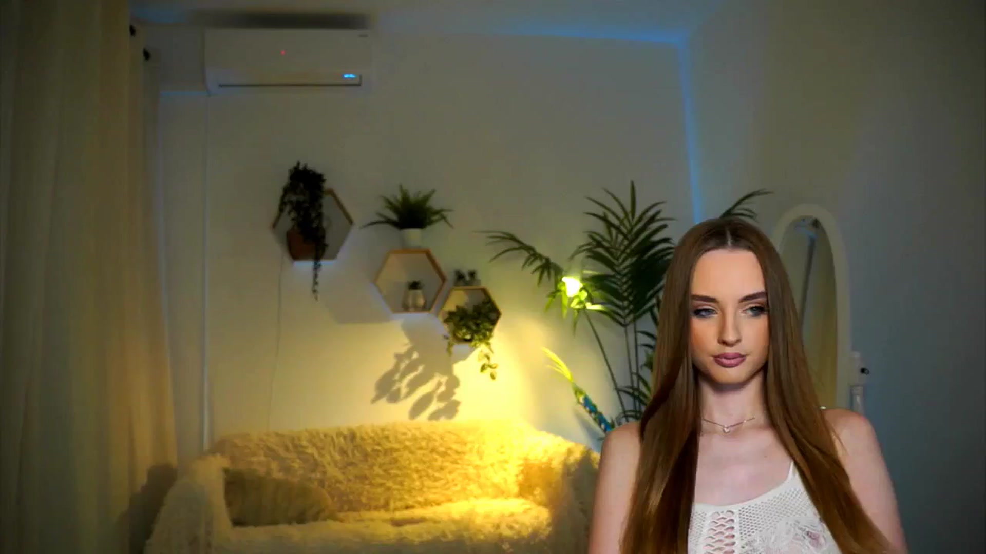 Gallery image thumbnail from petitegonwild's myfreecams stream on, 11/29/2024, 14:58 image 12 of 20
