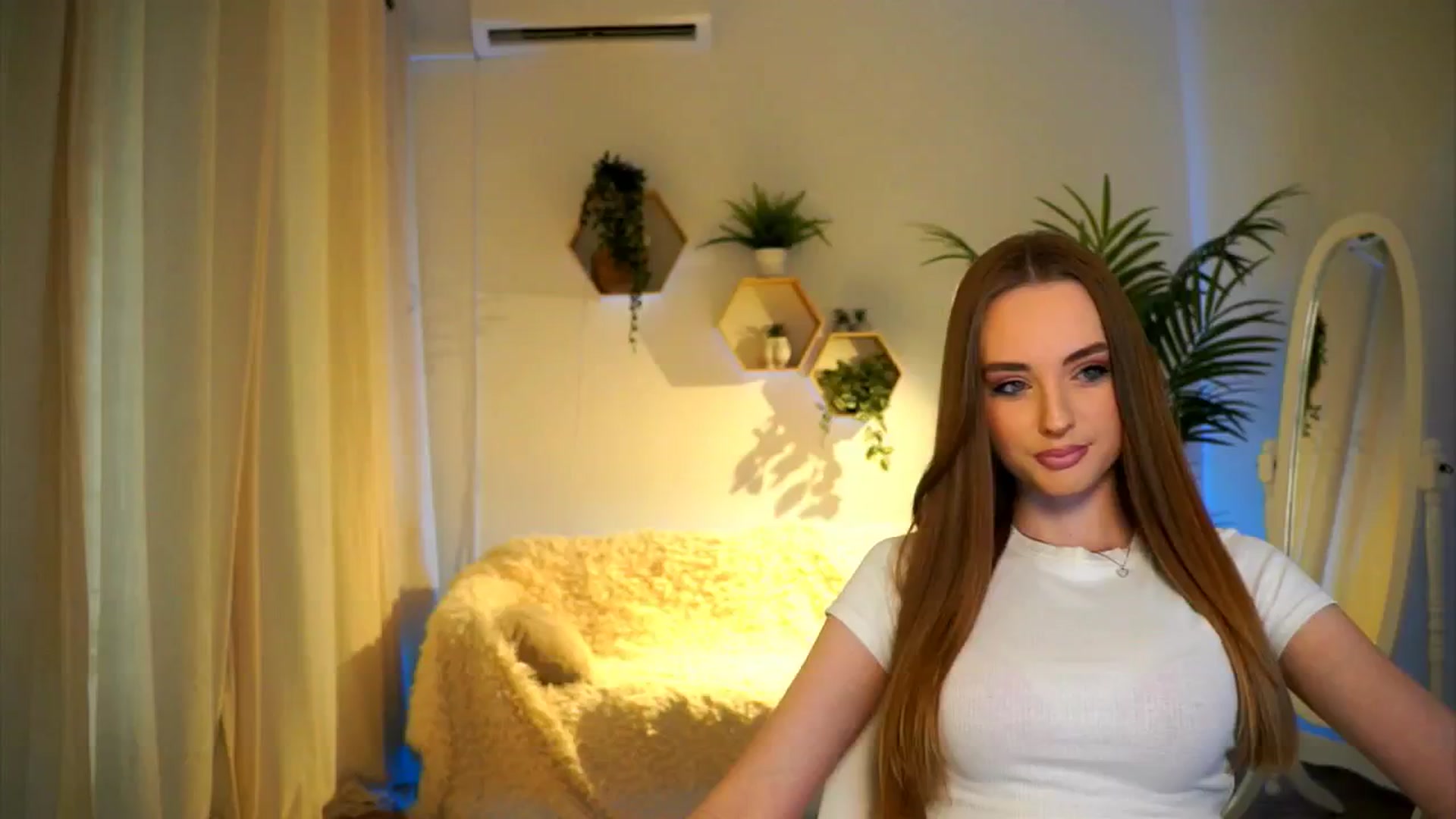 Gallery image thumbnail from petitegonwild's myfreecams stream on, 12/01/2024, 10:19 image 2 of 20