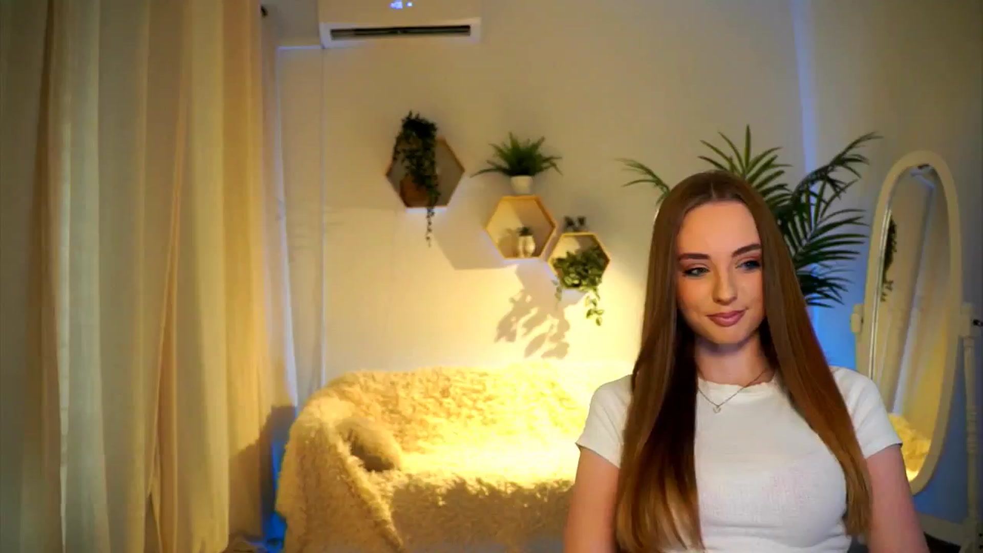 Gallery image thumbnail from petitegonwild's myfreecams stream on, 12/01/2024, 10:19 image 9 of 20