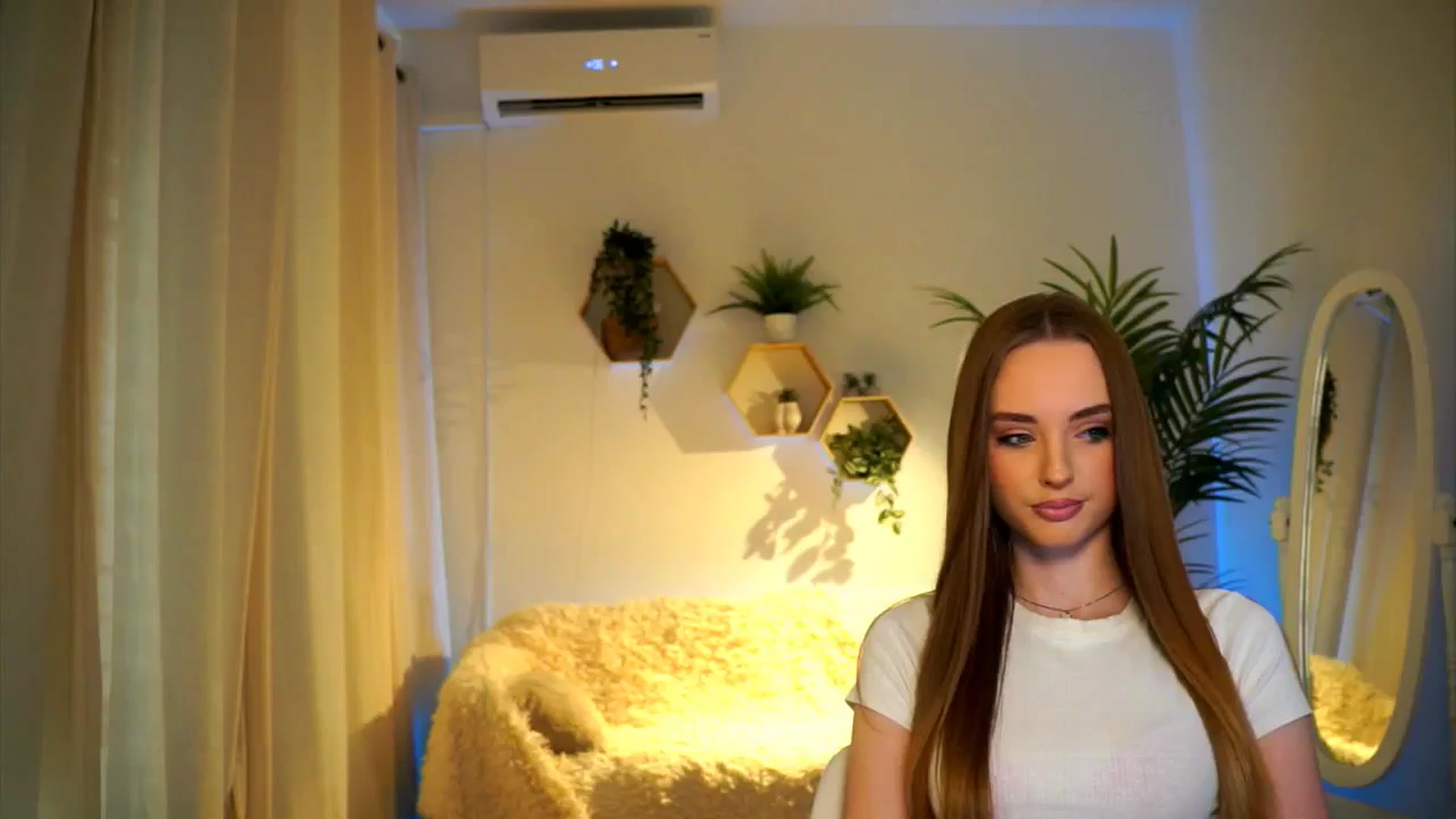 Gallery image thumbnail from petitegonwild's myfreecams stream on, 12/01/2024, 10:19 image 19 of 20